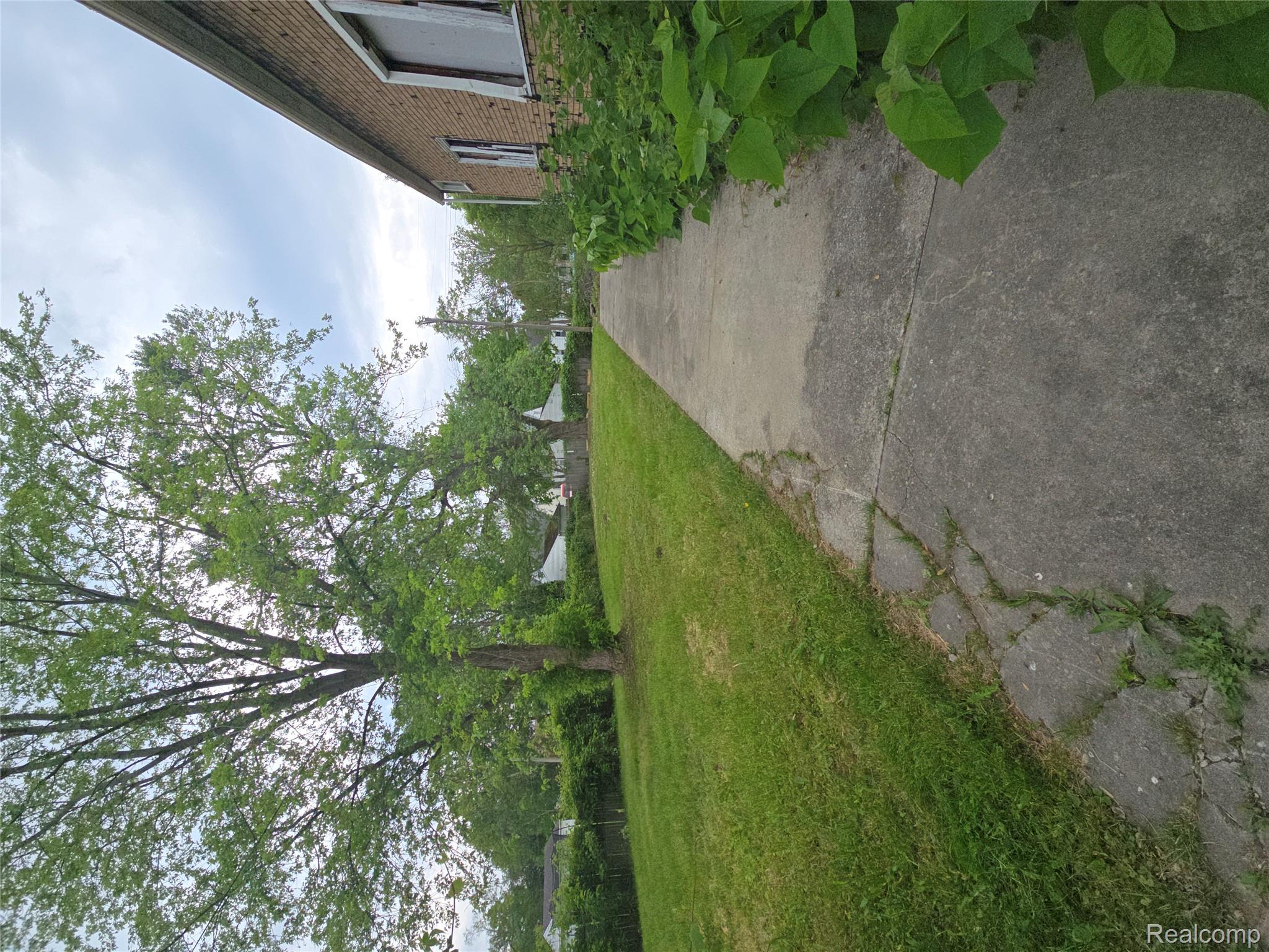 8085 Warwick