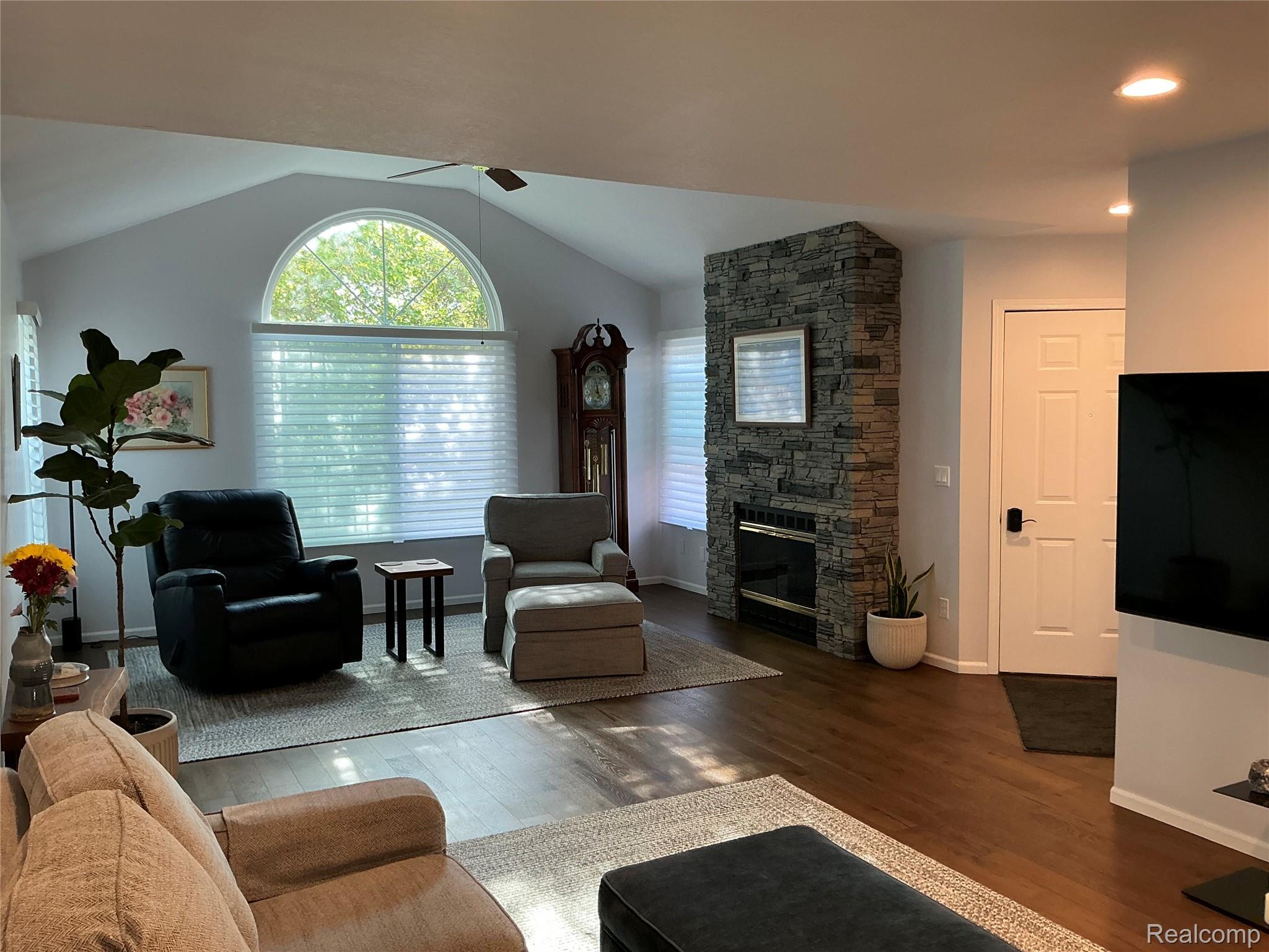 616 Perry Creek Drive 11