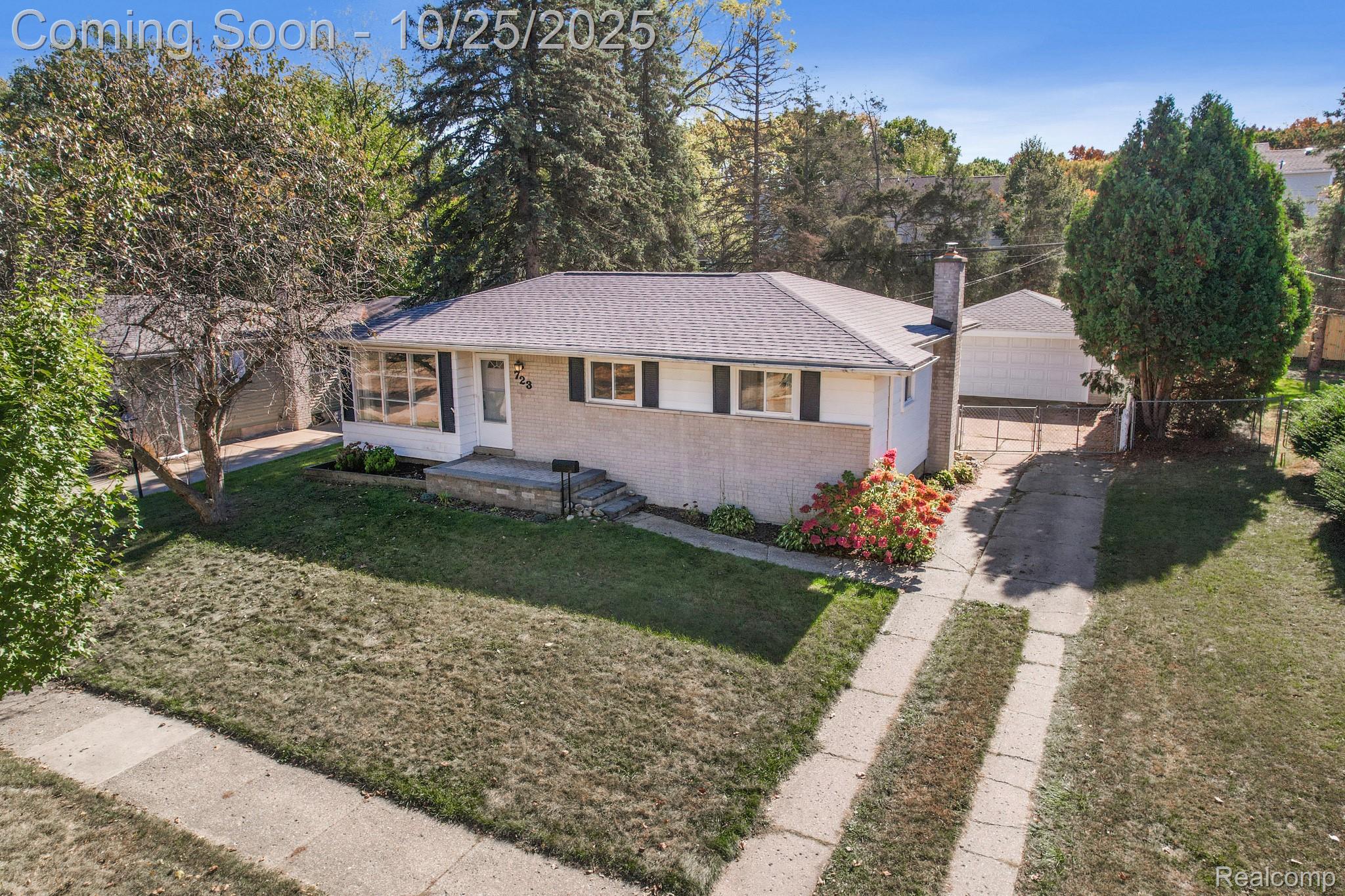 723 Sweetbriar
