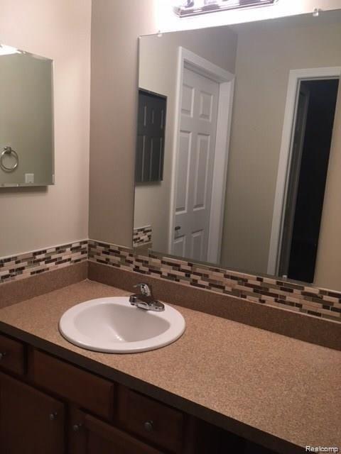 Auburn Hills City, Michigan 48326, United States, 1 Bedroom Bedrooms, ,1 BathroomBathrooms,Residential,Active,236783