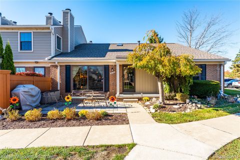 22166 Edgewater Novi City MI 48375