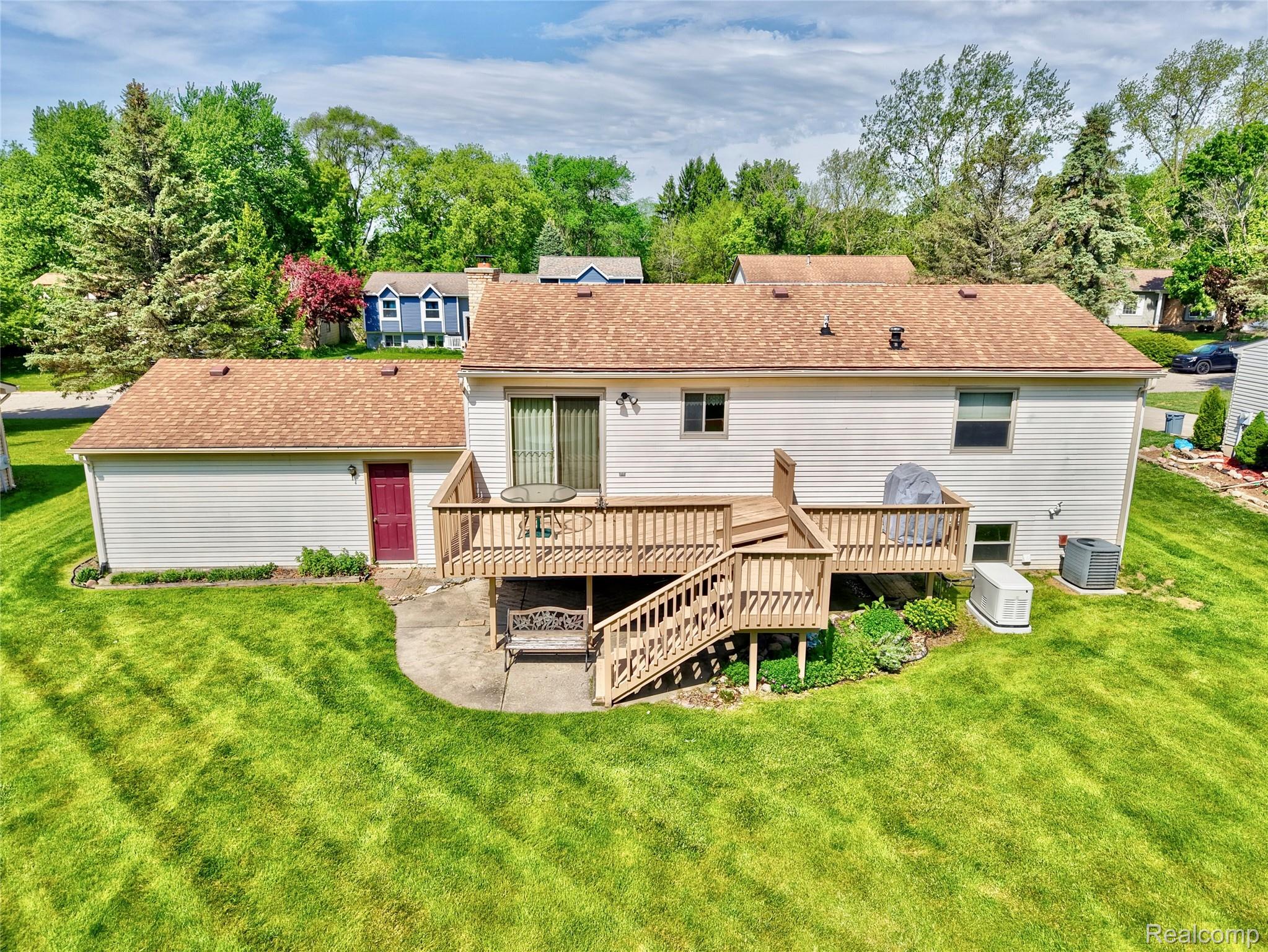 6059 Stockbridge Commons Trail