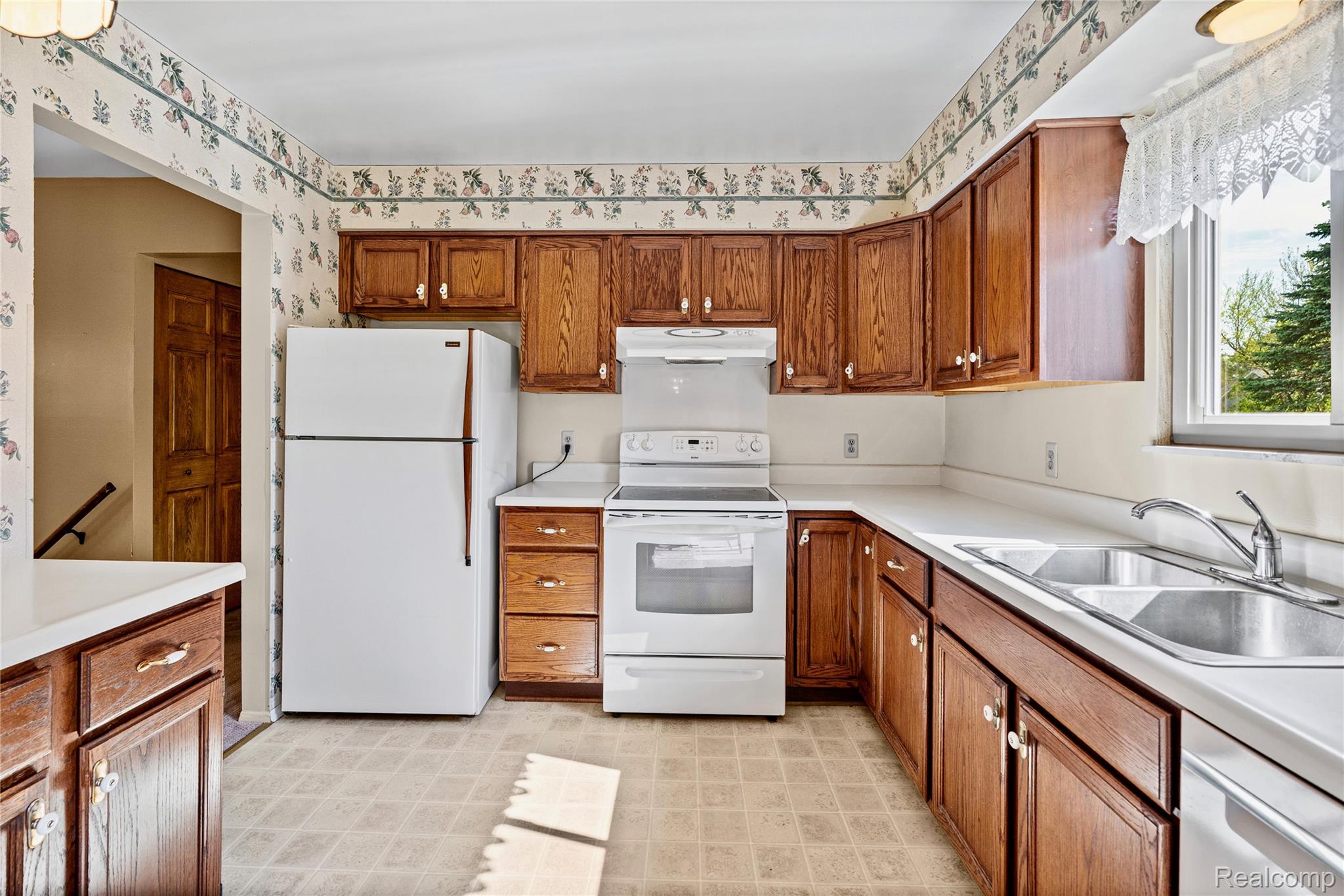 6059 Stockbridge Commons Trail