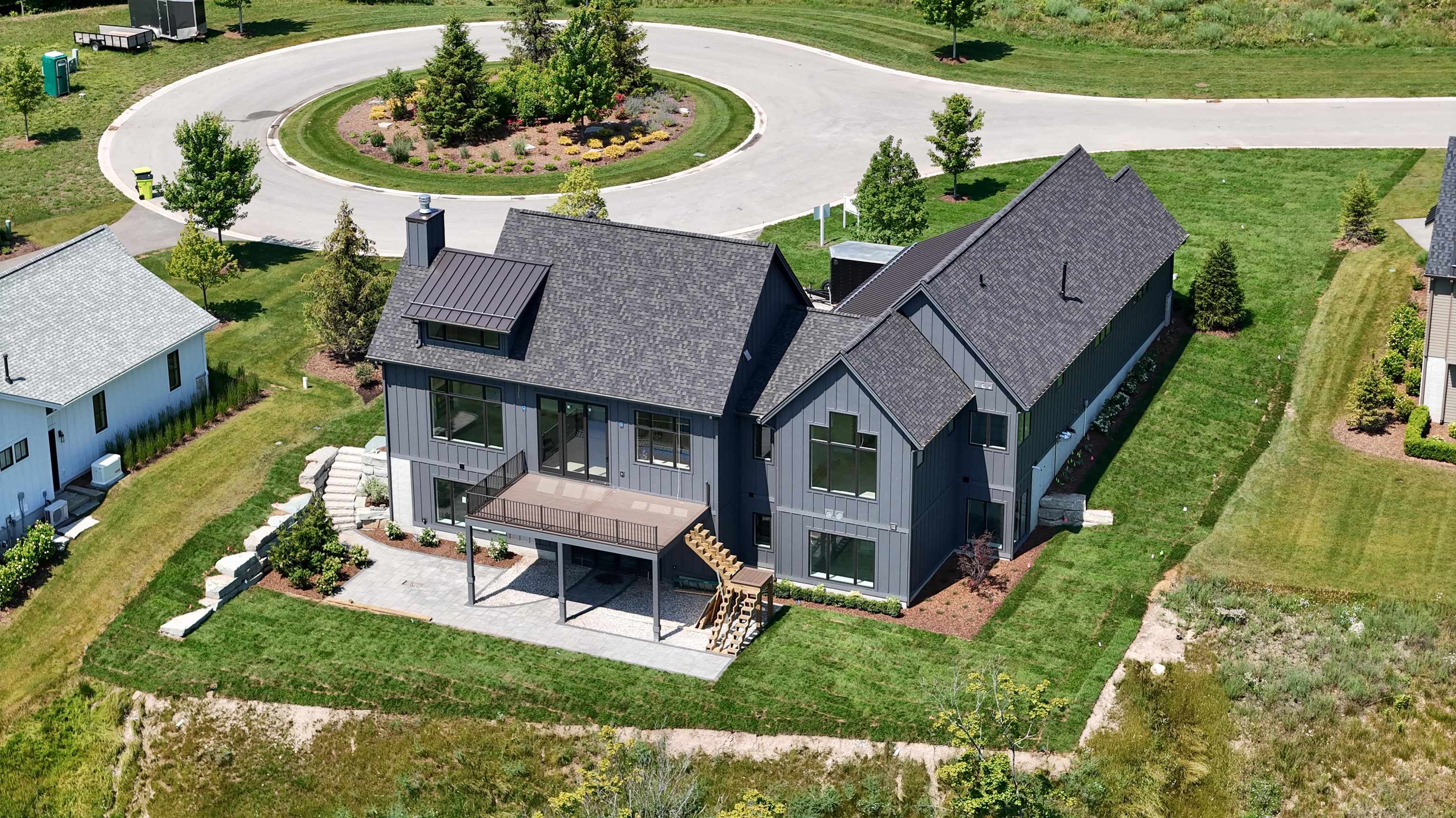 15985 Waters Edge