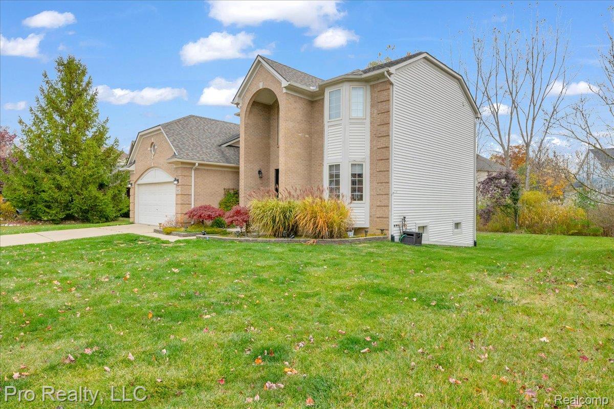 5967 Cedar Ridge Drive