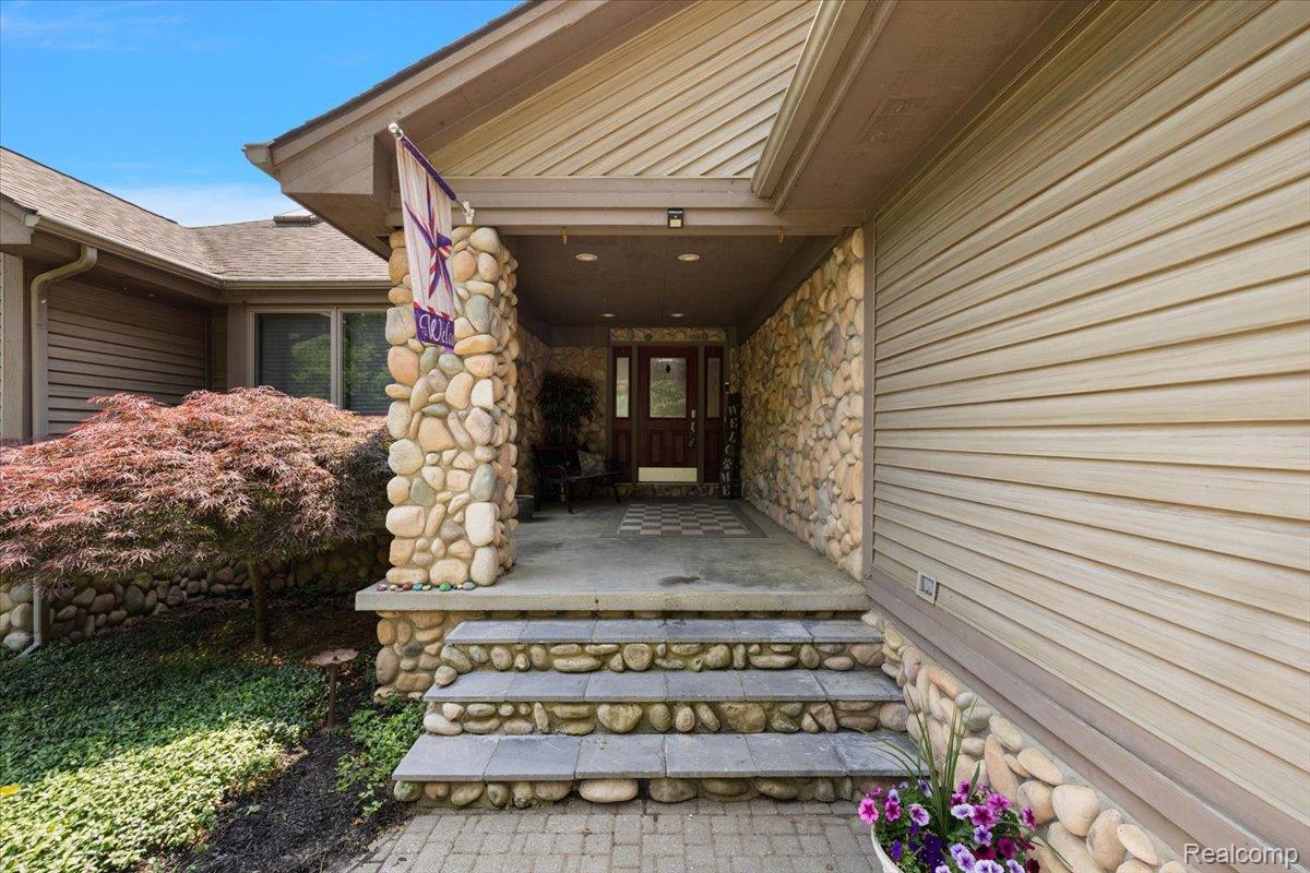 321 Wolfe Road
