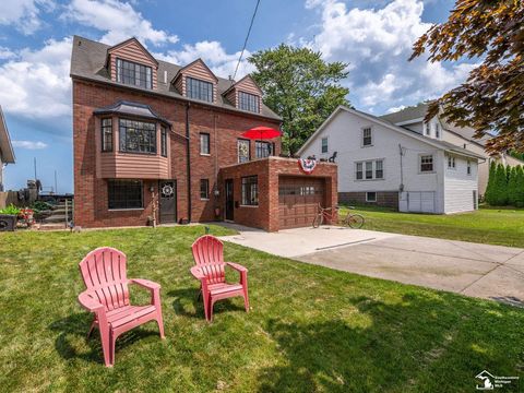 3880 Lakeshore Drive Frenchtown Township MI 48166