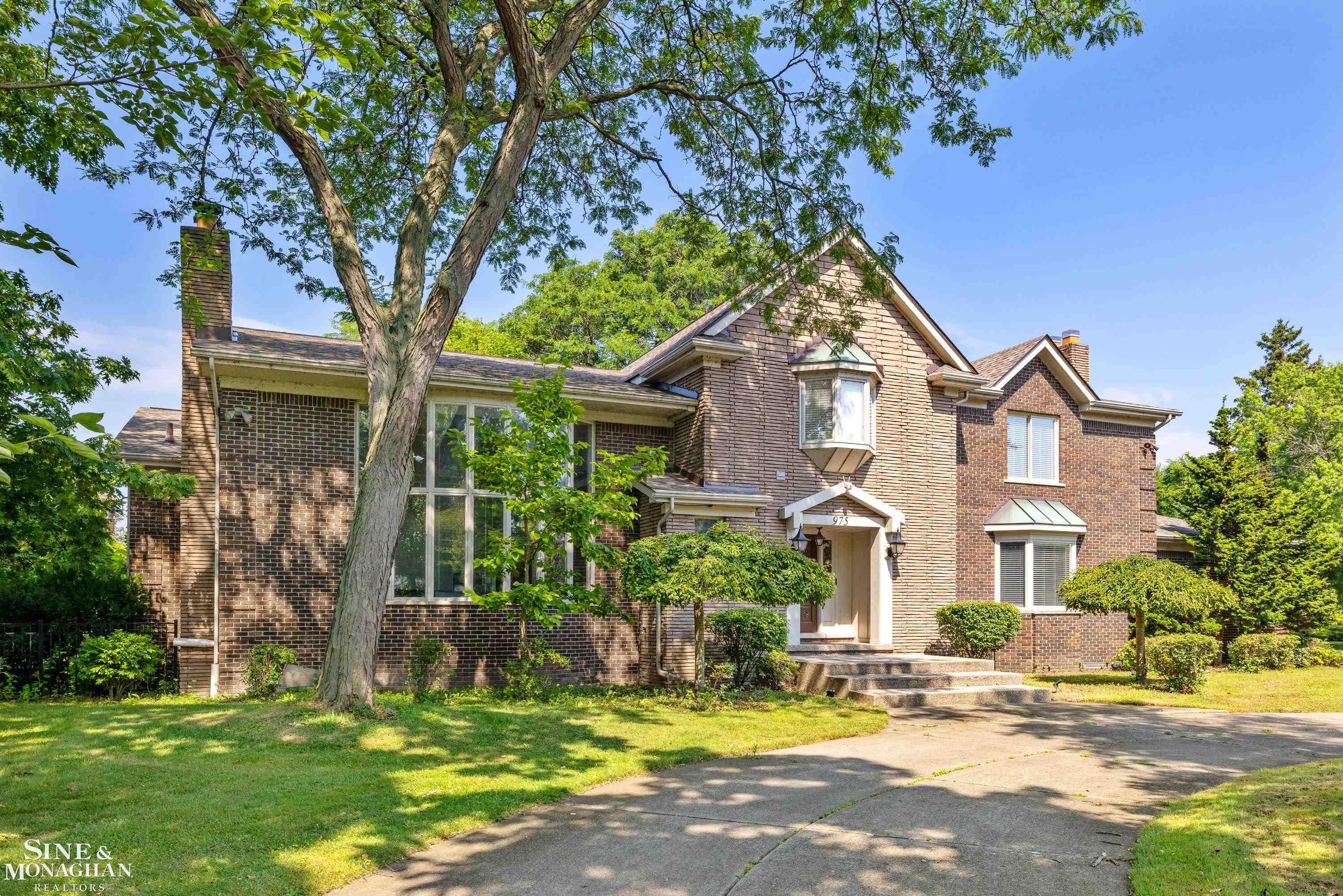 975 Lake Shore Road