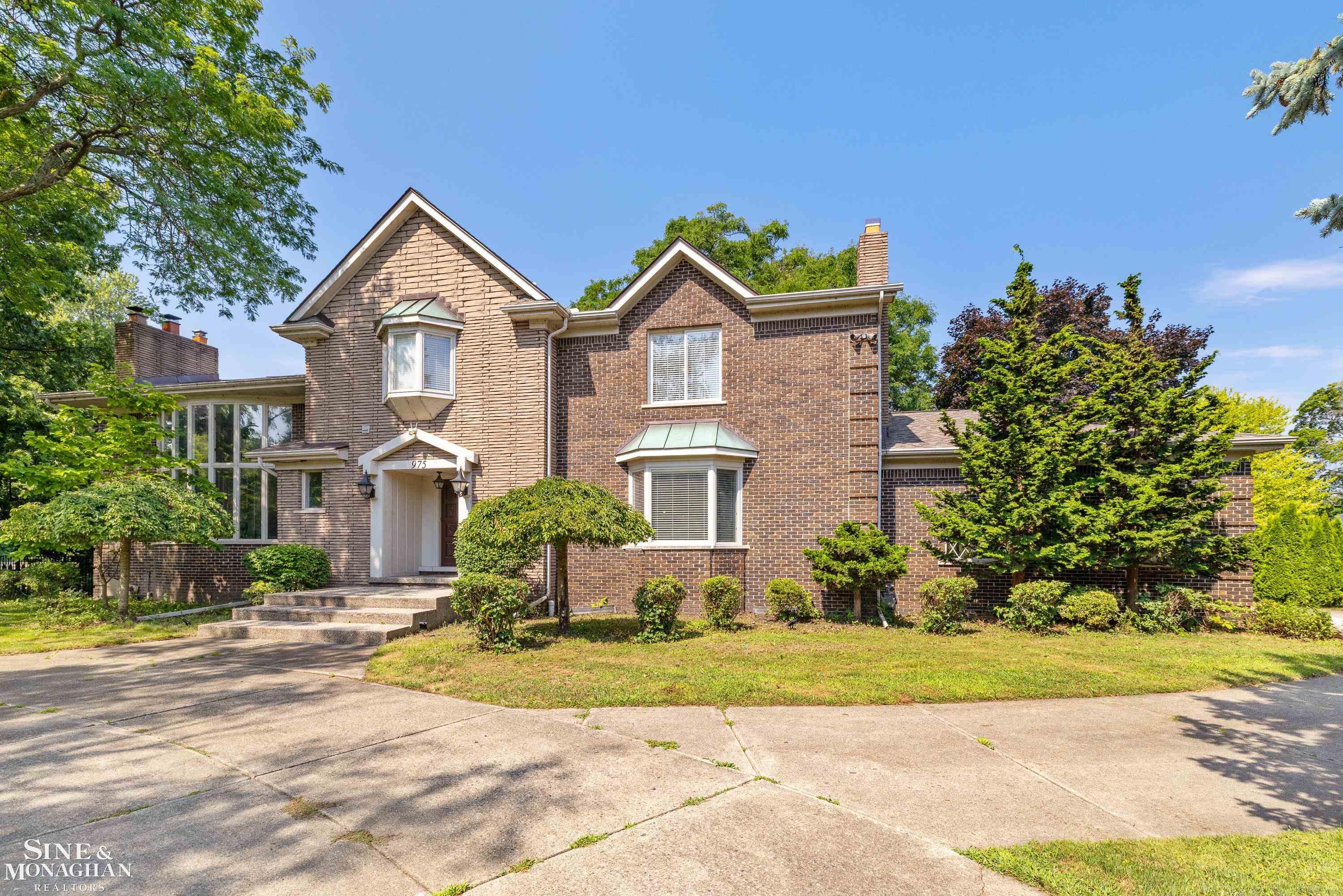 975 Lake Shore Road
