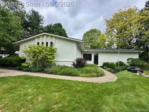 11221 Meadowood Drive Brighton Township MI 48114