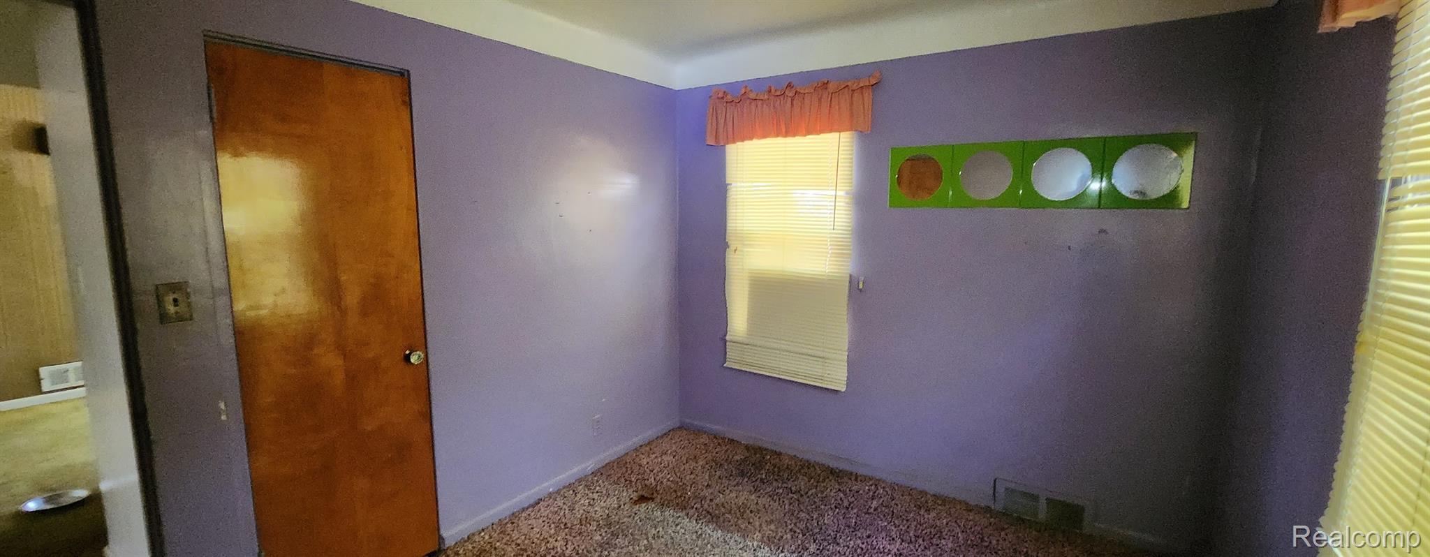 114 W Stewart Avenue