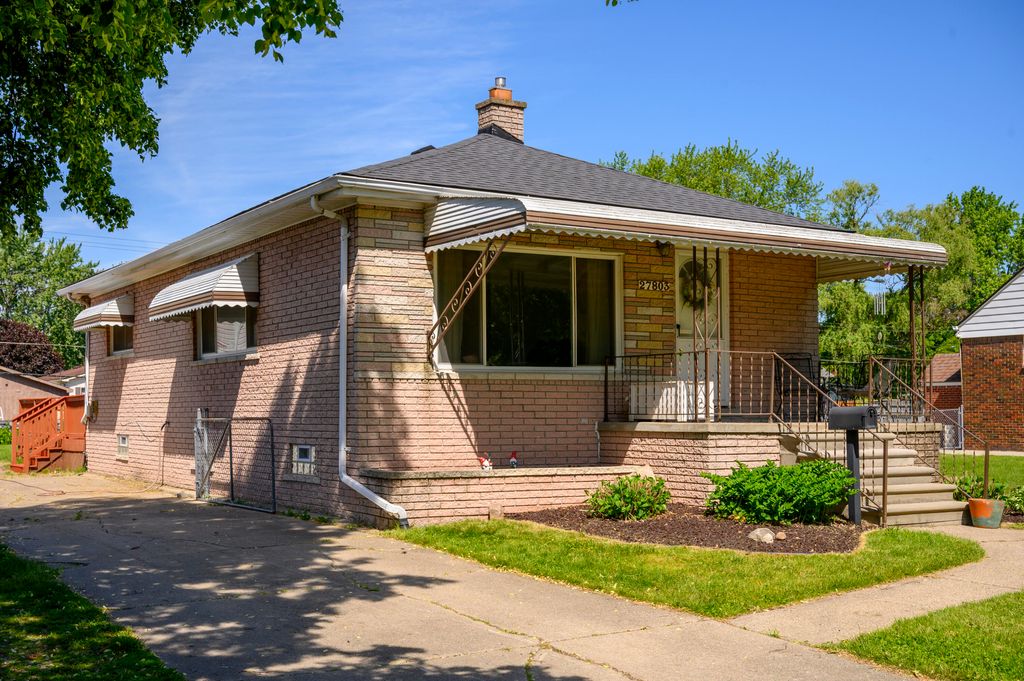 Photo of 27803 Ruehle Street, St Clair Shores City, MI 48081 (MLS # 81026028017)