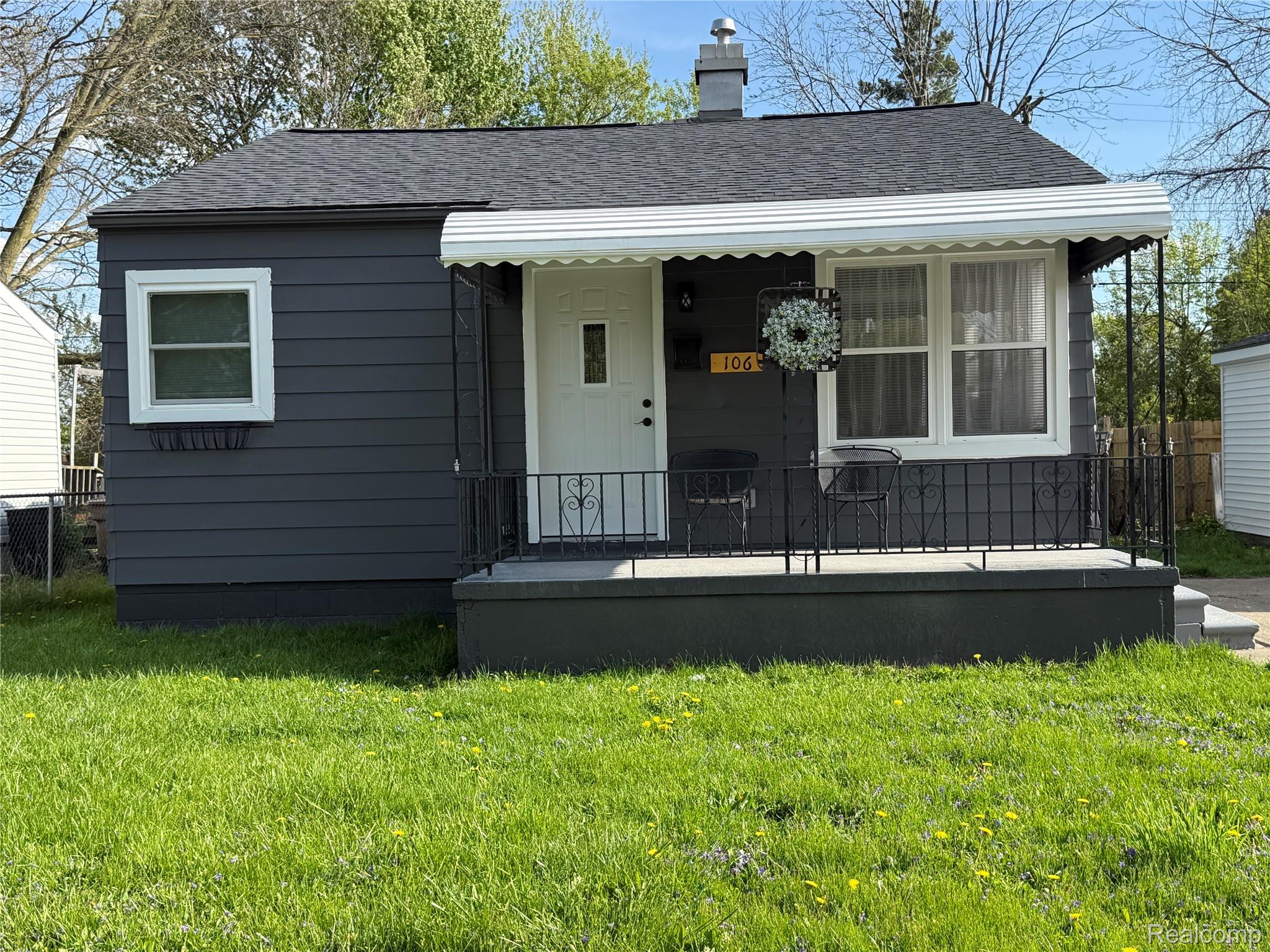 106 E Hopkins Avenue