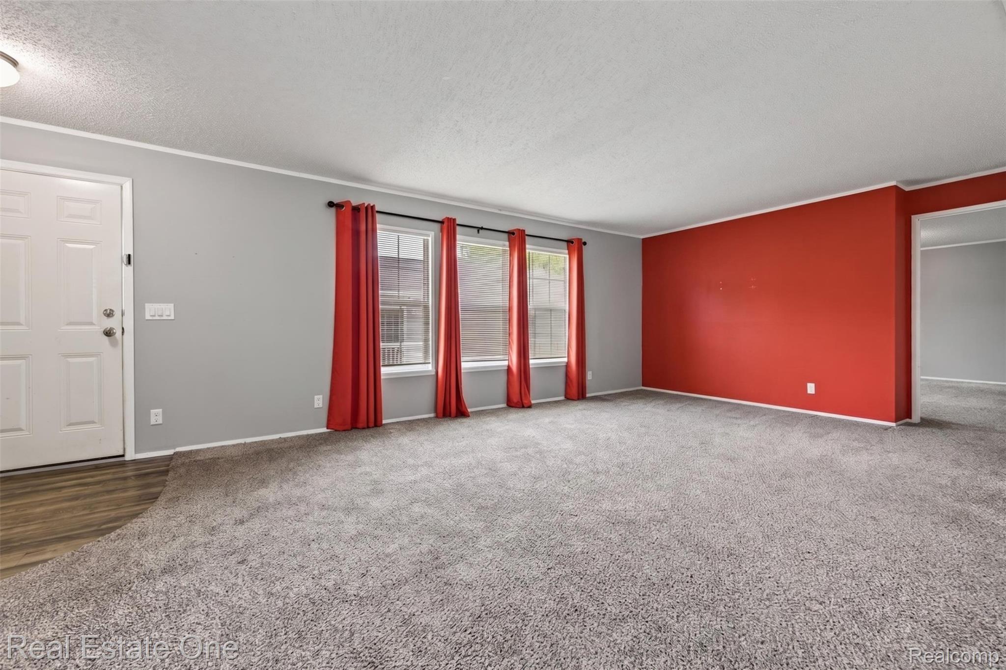 16047 Windsor Lane