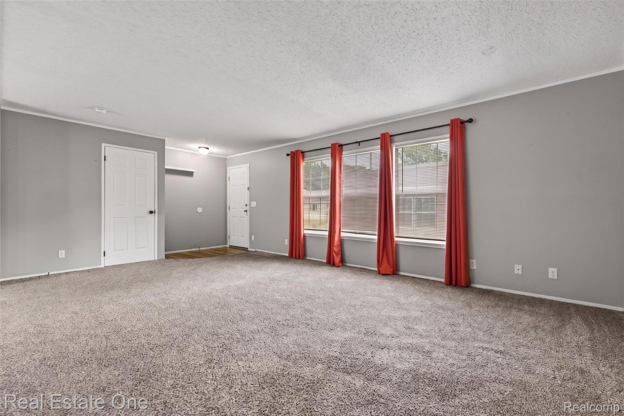 16047 Windsor Lane