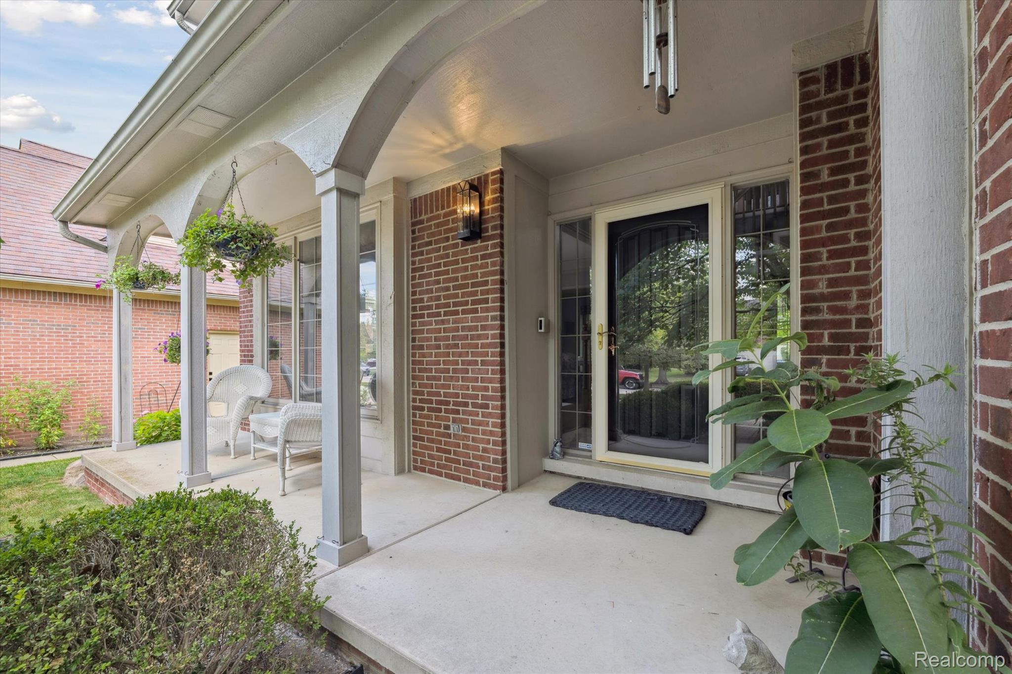 45242 Thornhill Road