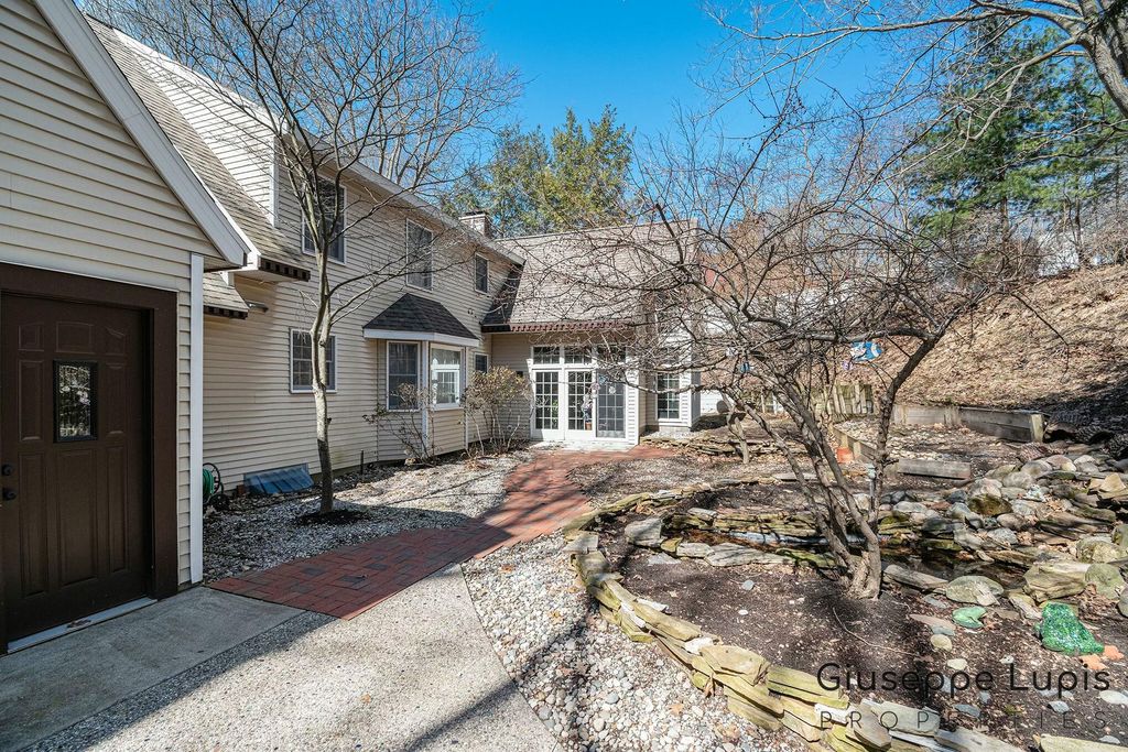 listing image 49