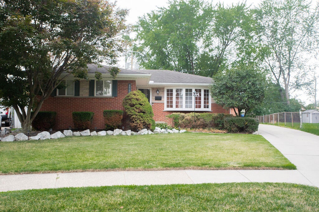 8905 Seminole