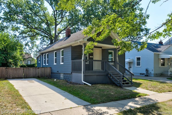 2742 WOLCOTT ST, FERNDALE, MI 48220 - Image 7241b697b32bbed76d95bdd9f13eb3c4/4172326002