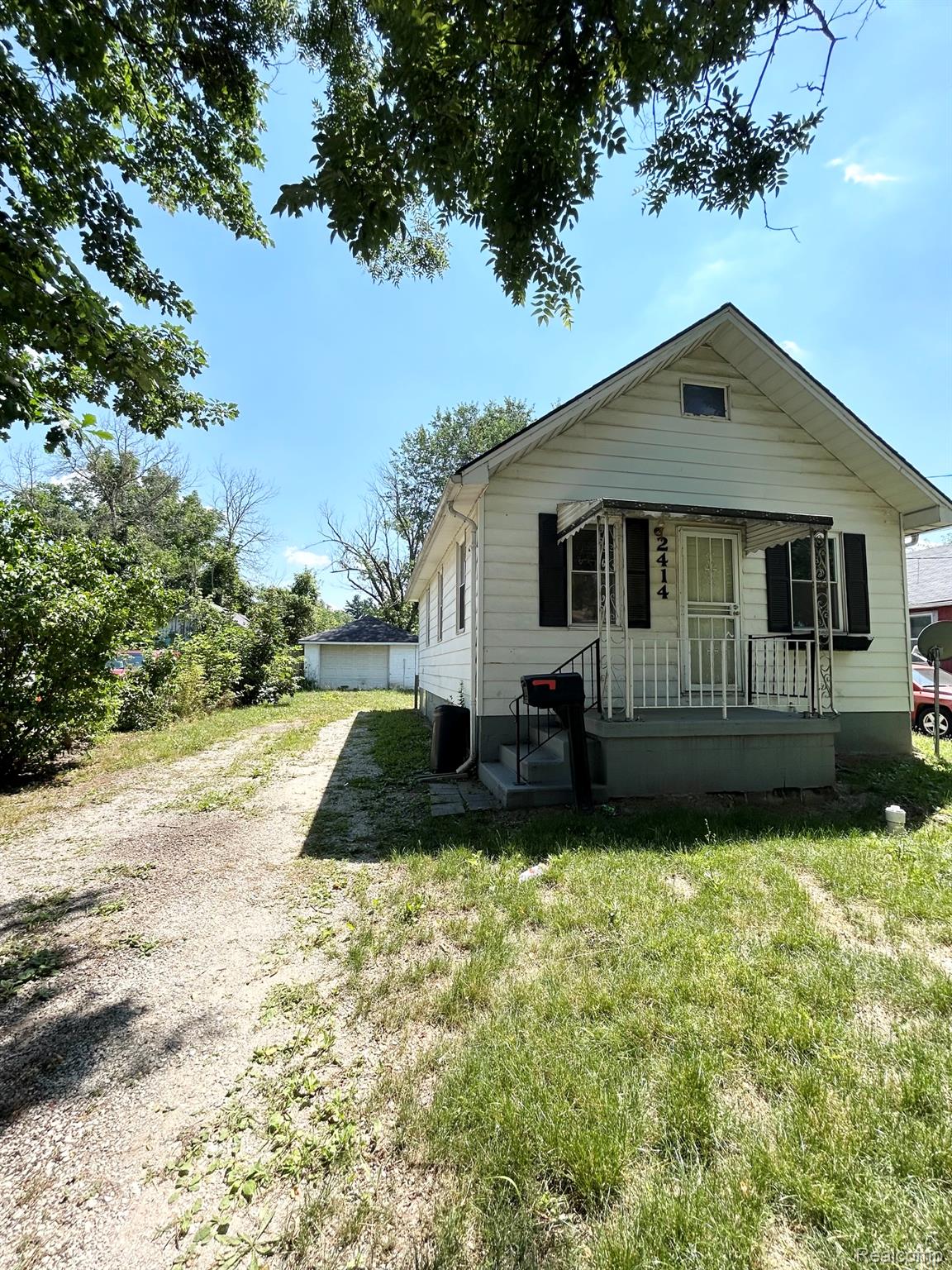 2414 Thom Street