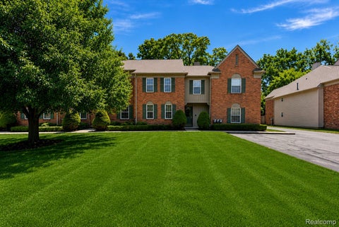 Photo of 1655 Huntington Park, Unit #F PARK, Rochester Hills City, MI 48309 (MLS # 20261057502)