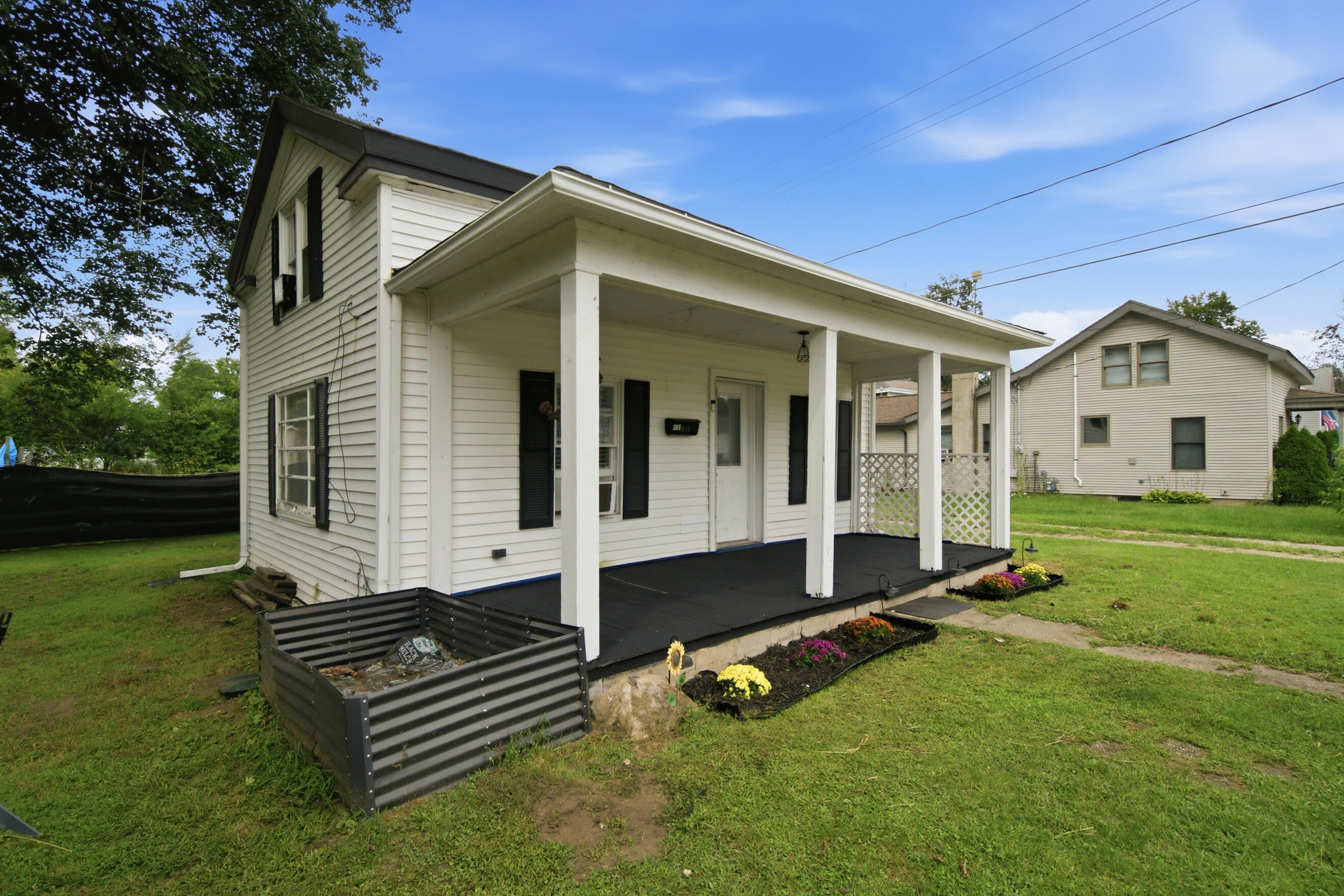 265 W 4th Street