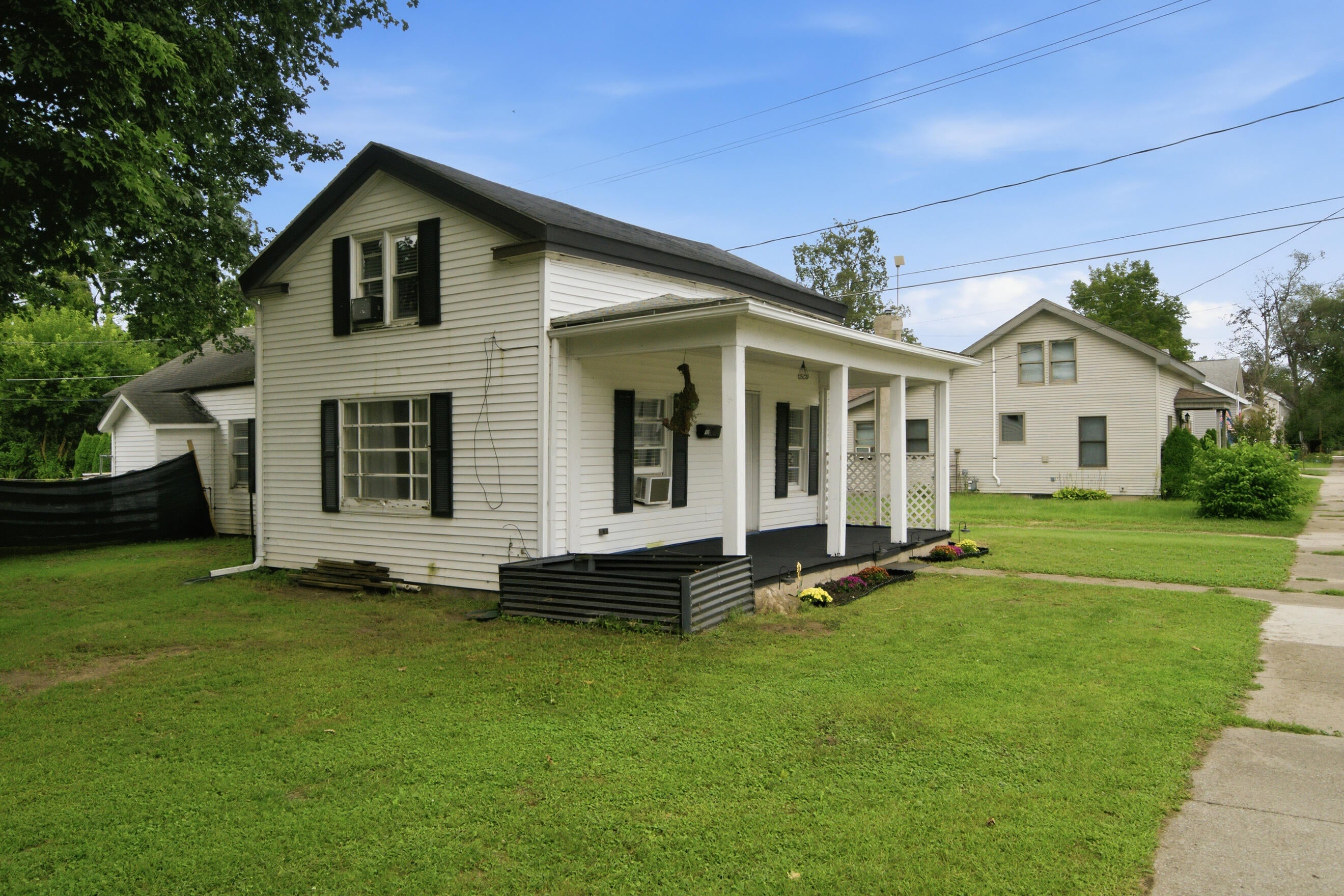 265 W 4th Street