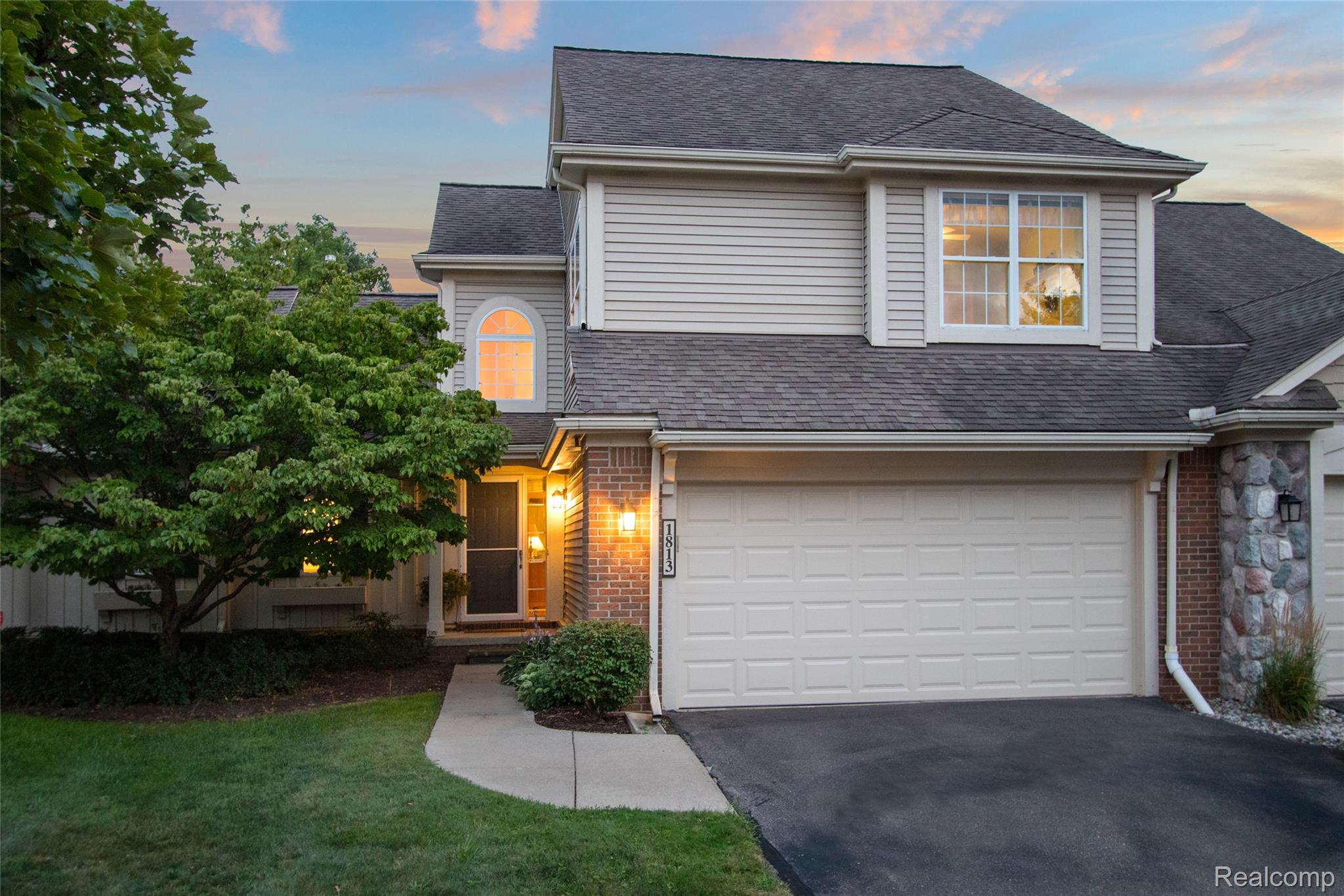 1813 Wentworth Drive