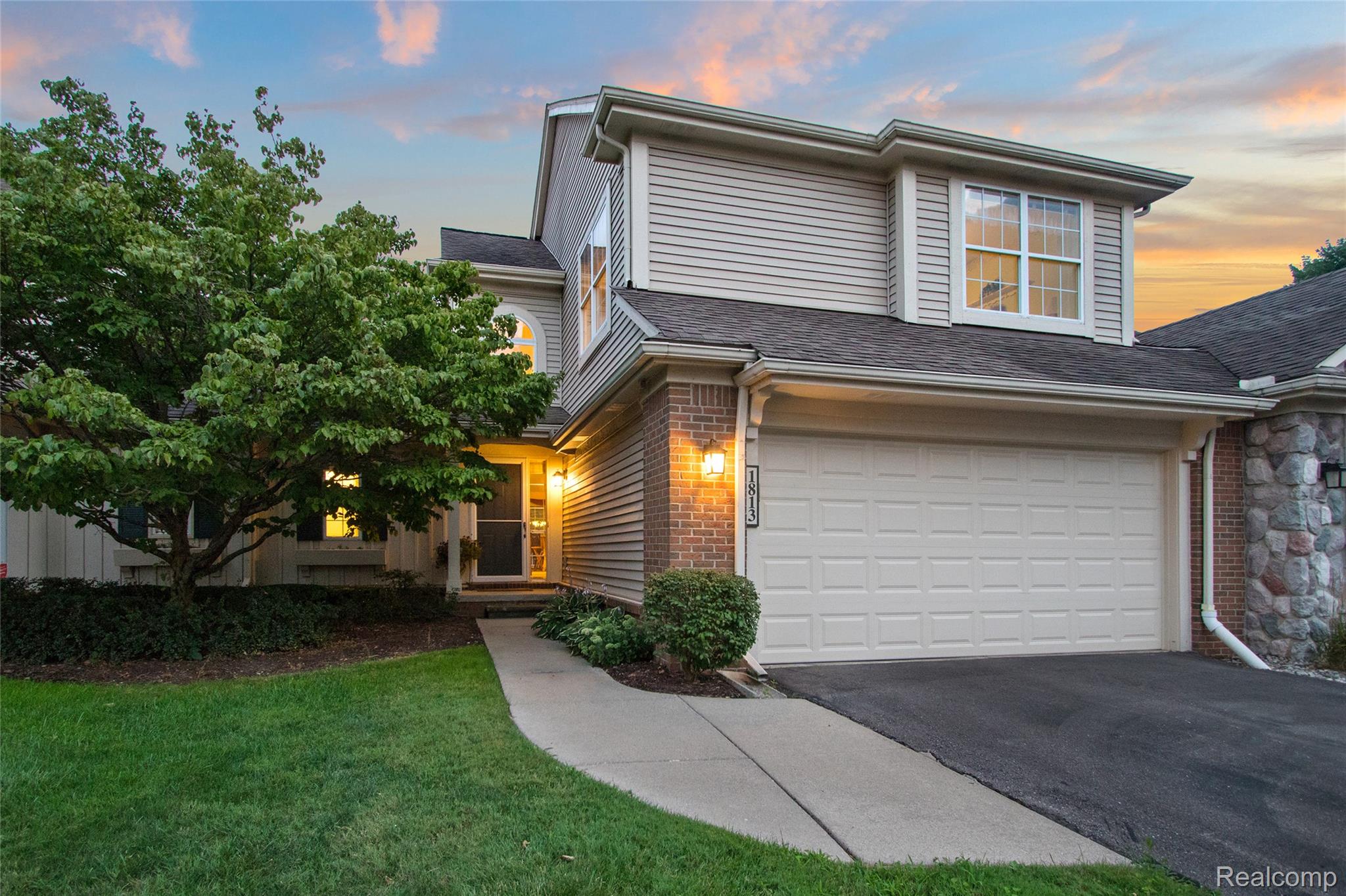1813 Wentworth Drive