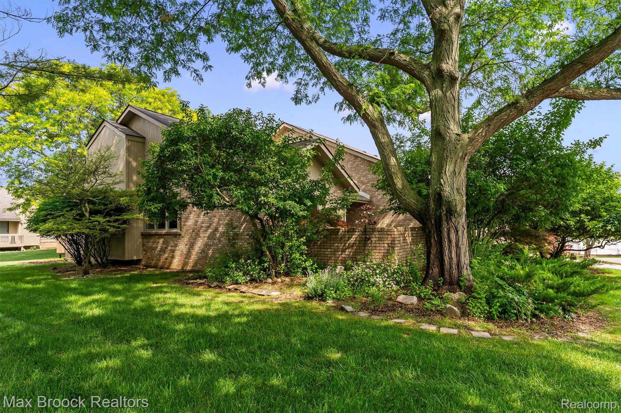 4159 Foxpointe Drive