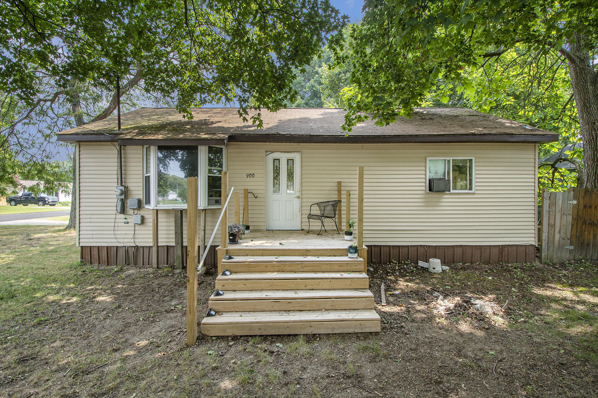 900 S Cedar Street