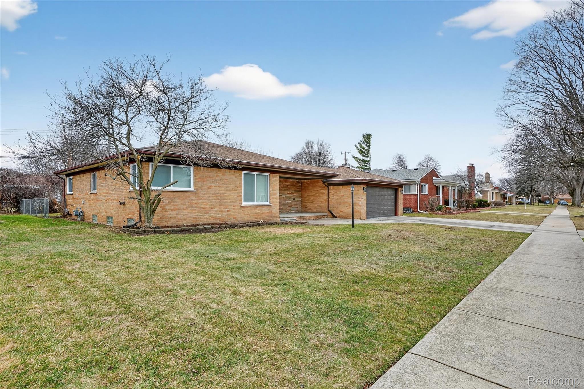 9289 Marion Crescent