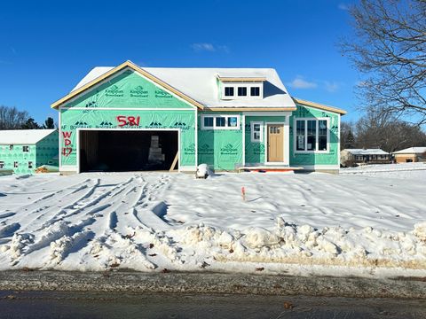 581 Waterford Village Drive NW NW Walker City MI 49534