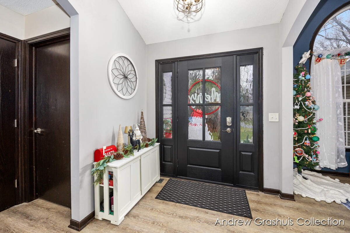 10533 Scenic Pines Court NE