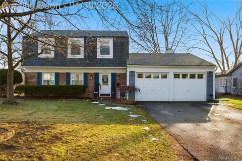 2876 Quincy Drive Troy City MI 48085