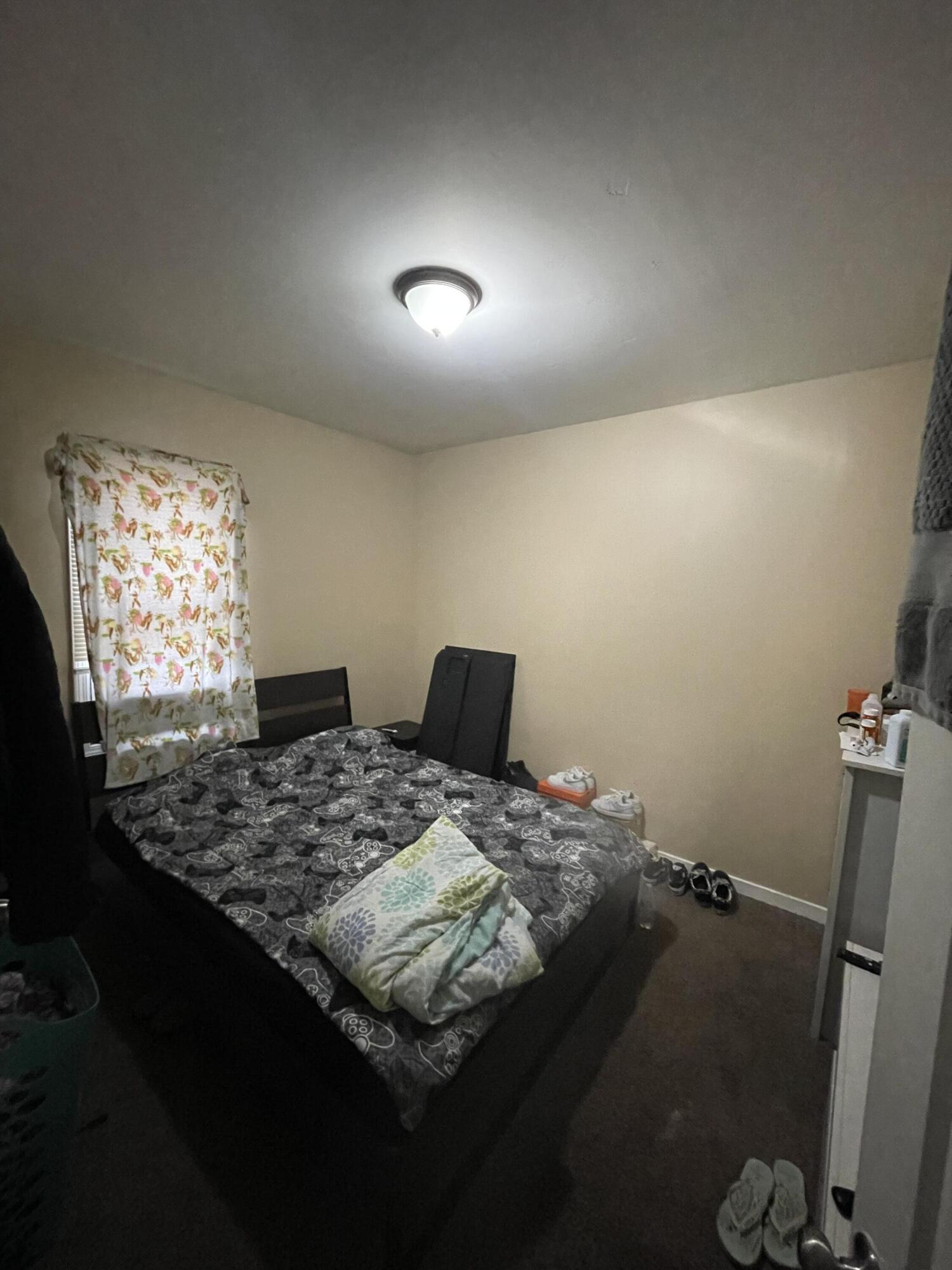 14815 Stansbury Avenue