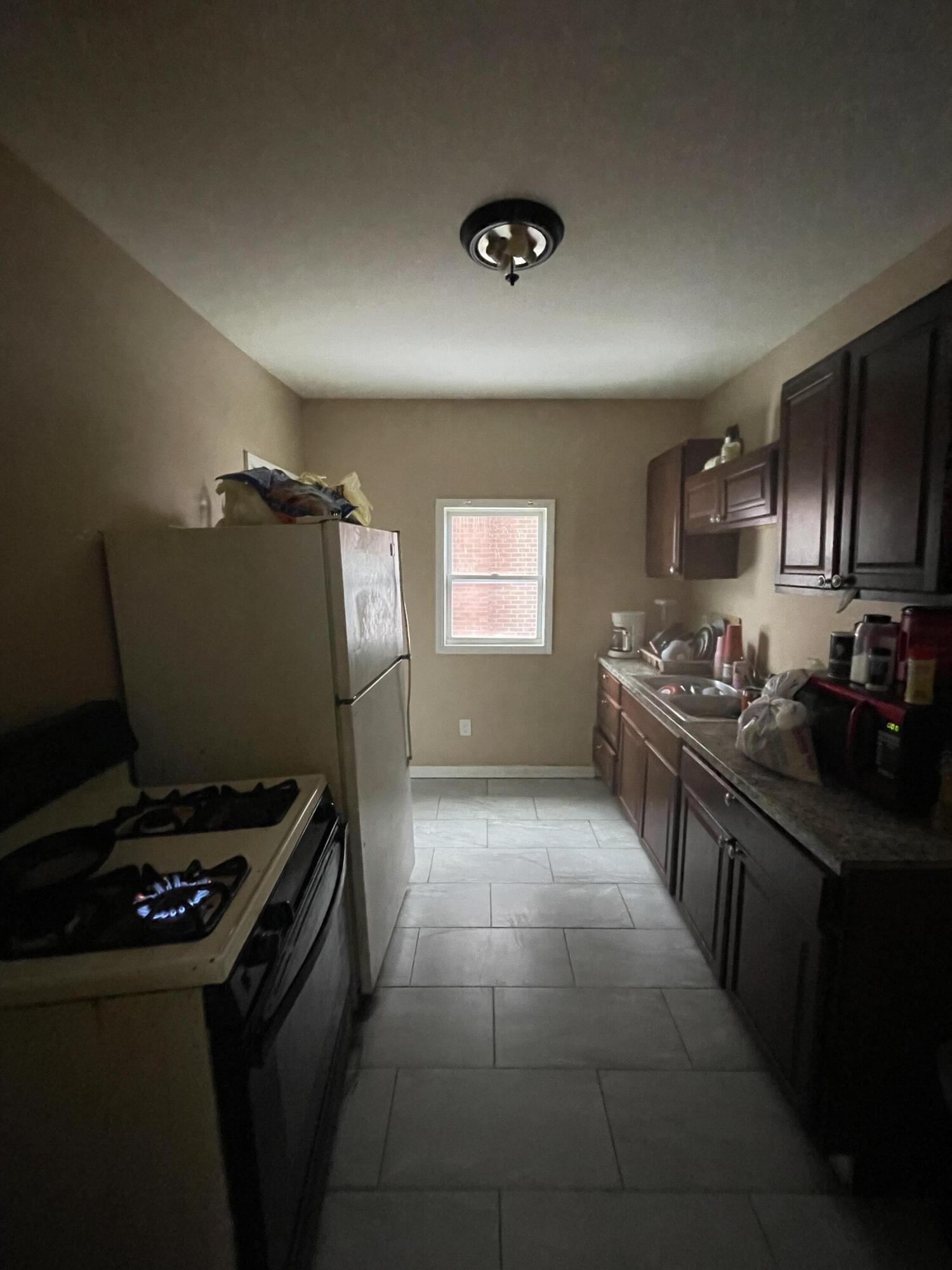 14815 Stansbury Avenue