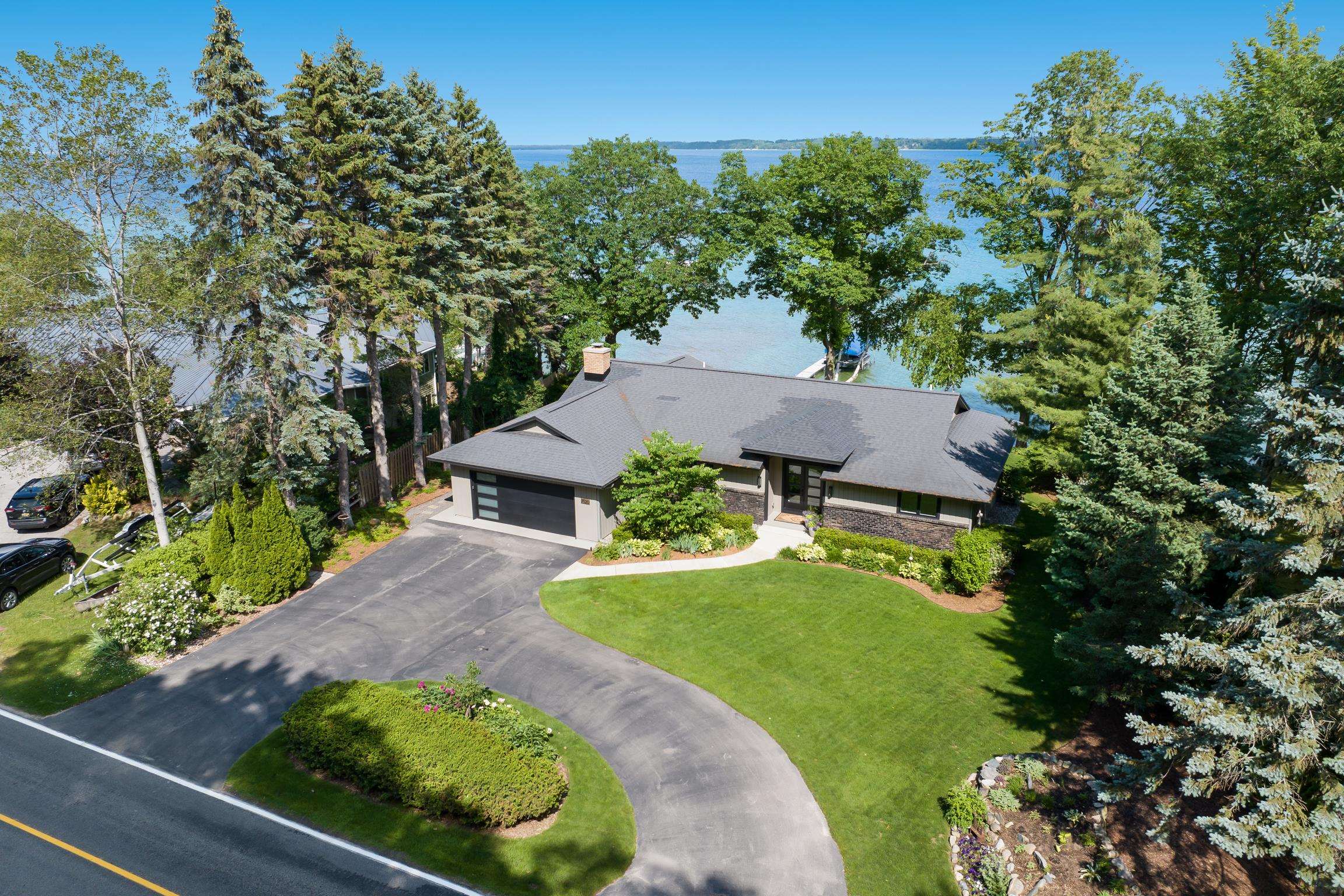 7520 East Shore