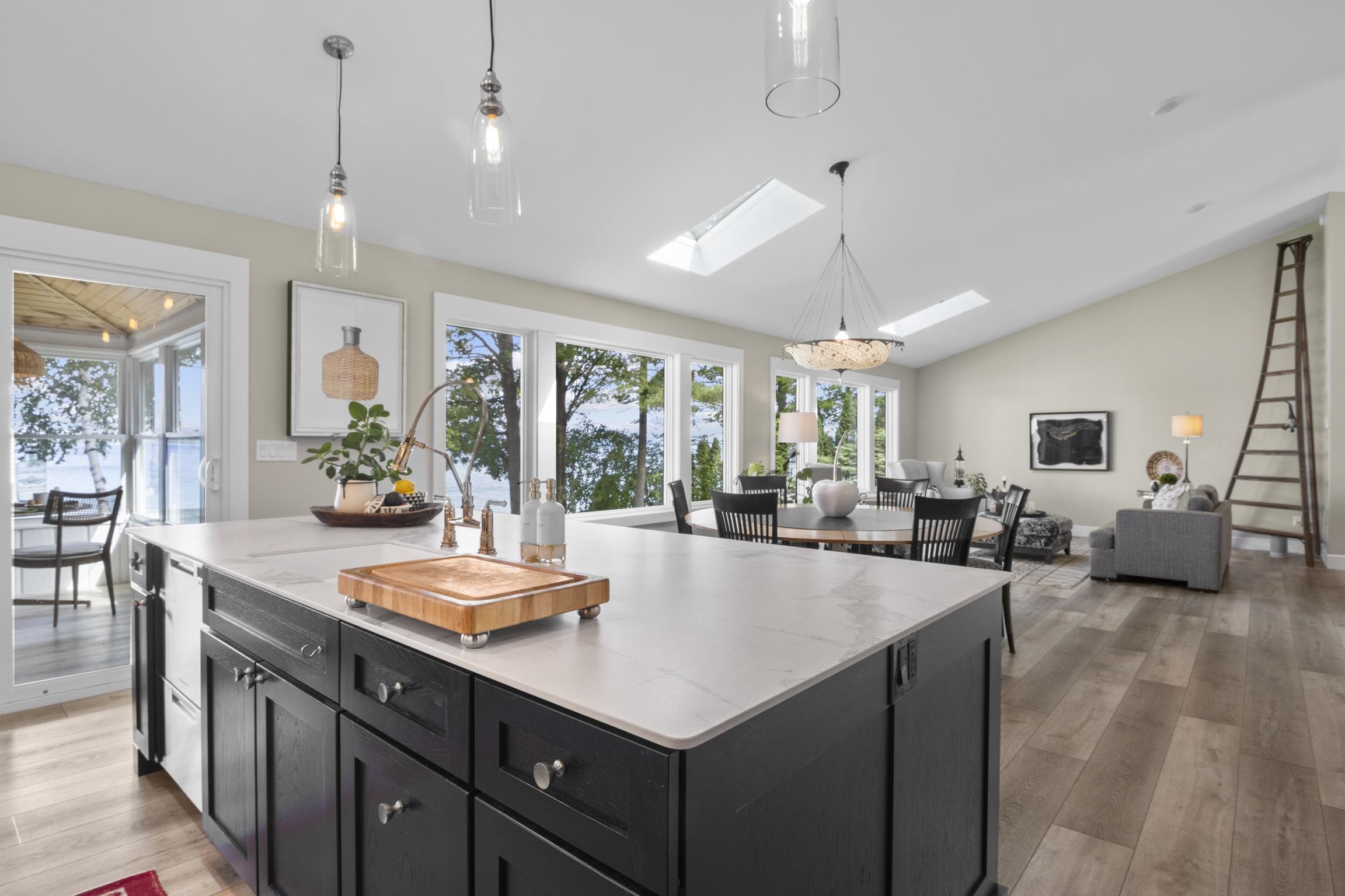 7520 East Shore
