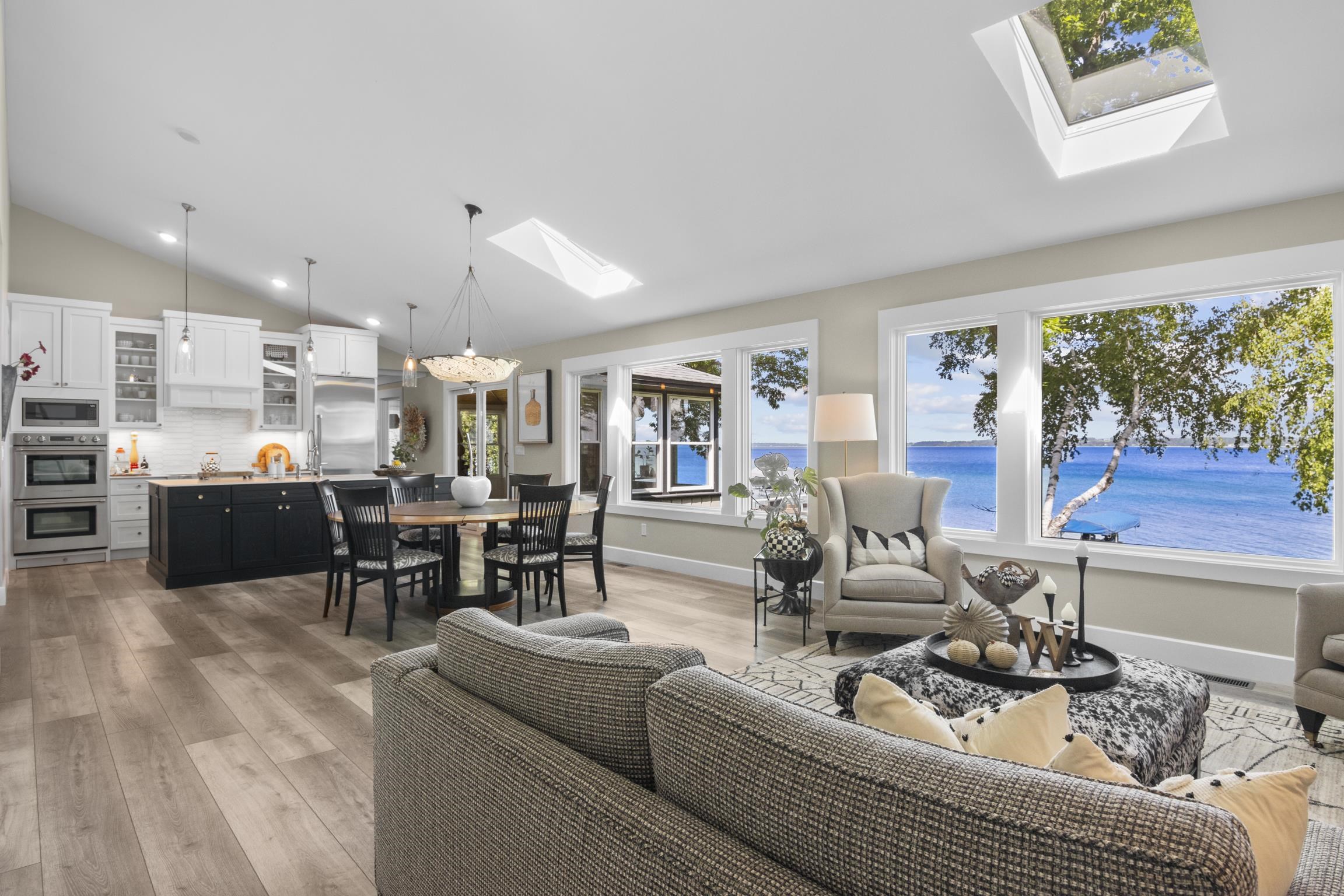7520 East Shore