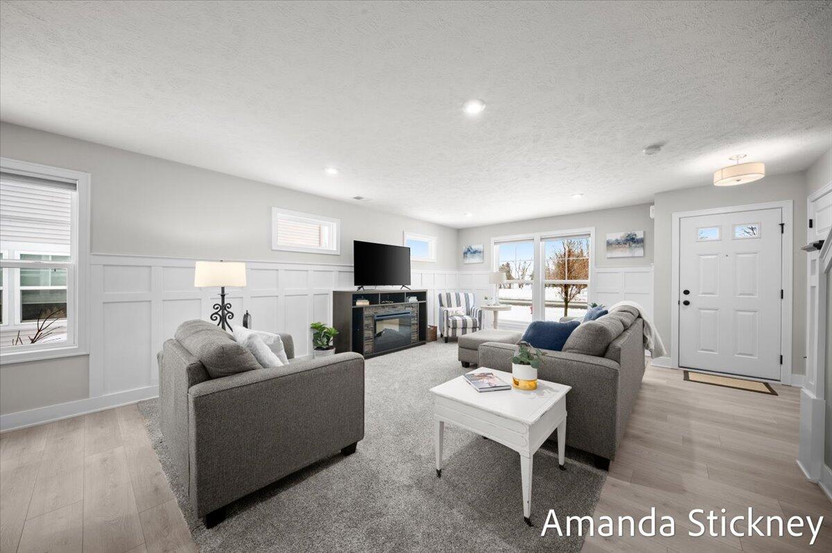 6941 Myers Lake Avenue NE 18