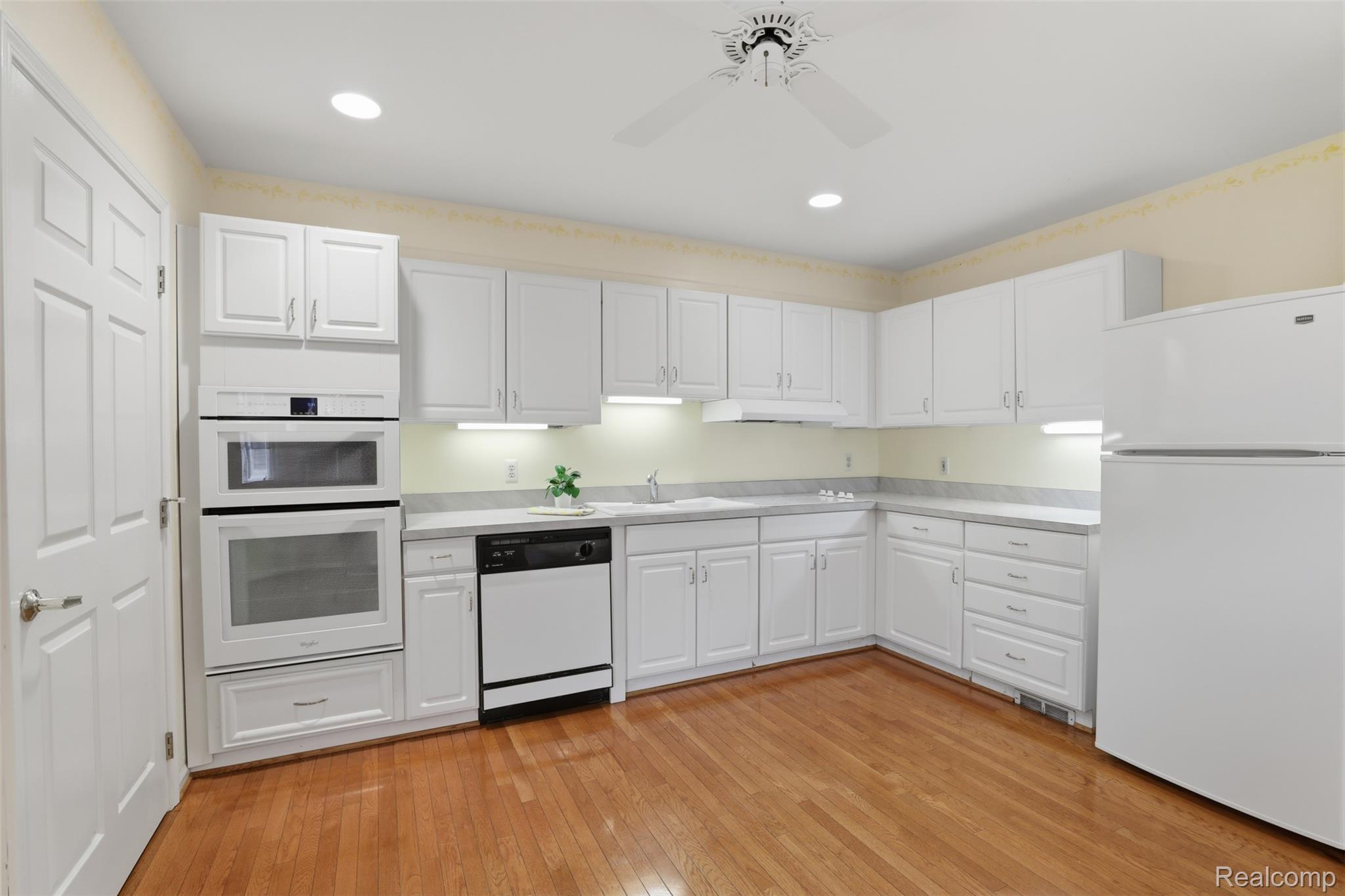 21400 Magnolia Court