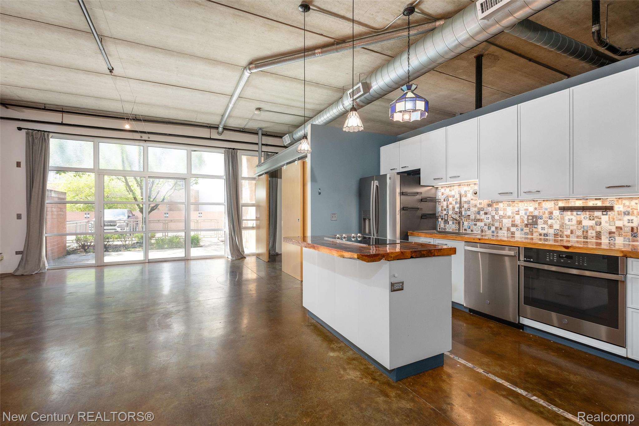 322 E Harrison Avenue 4