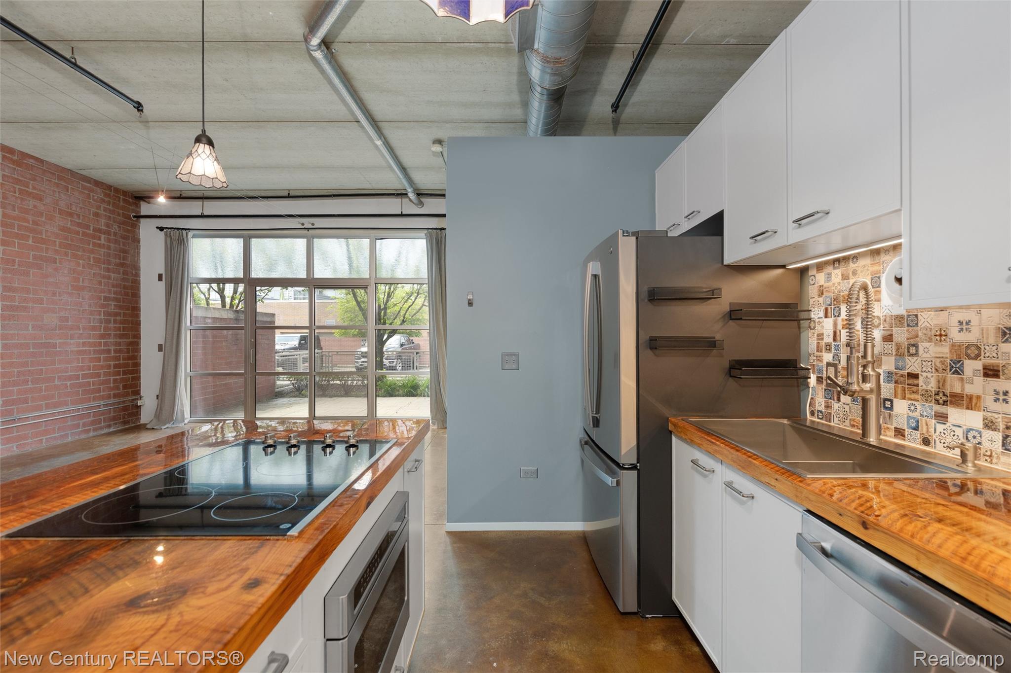 322 E Harrison Avenue 4