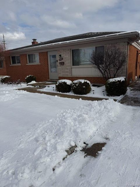 32852 Eiffel Avenue Warren City MI 48088