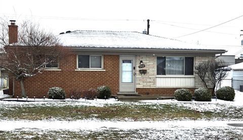 32852 Eiffel Avenue Warren City MI 48088