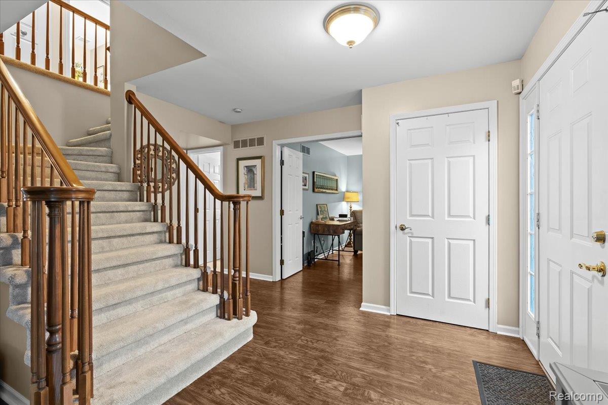 8873 Cobblestone Circle