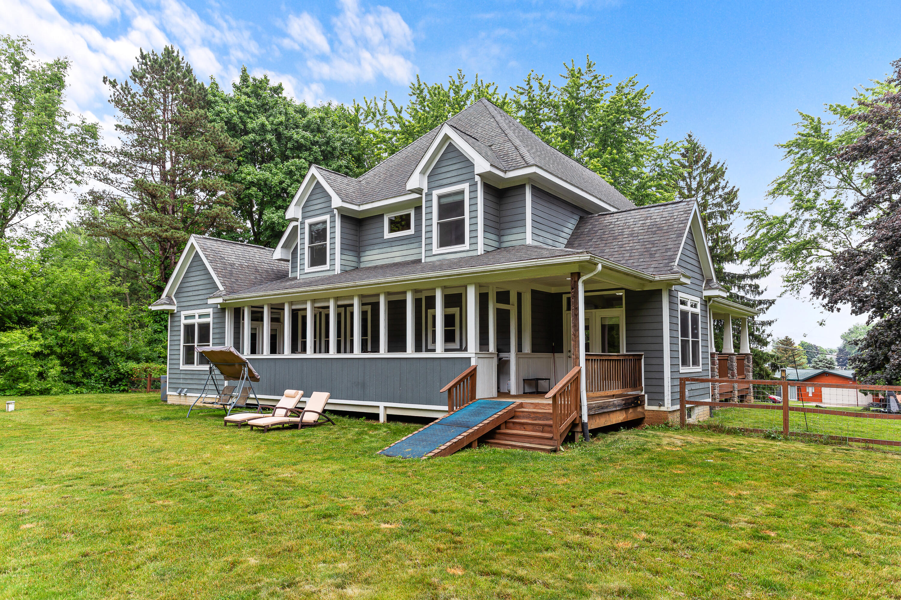 16320 Hi Land Trail