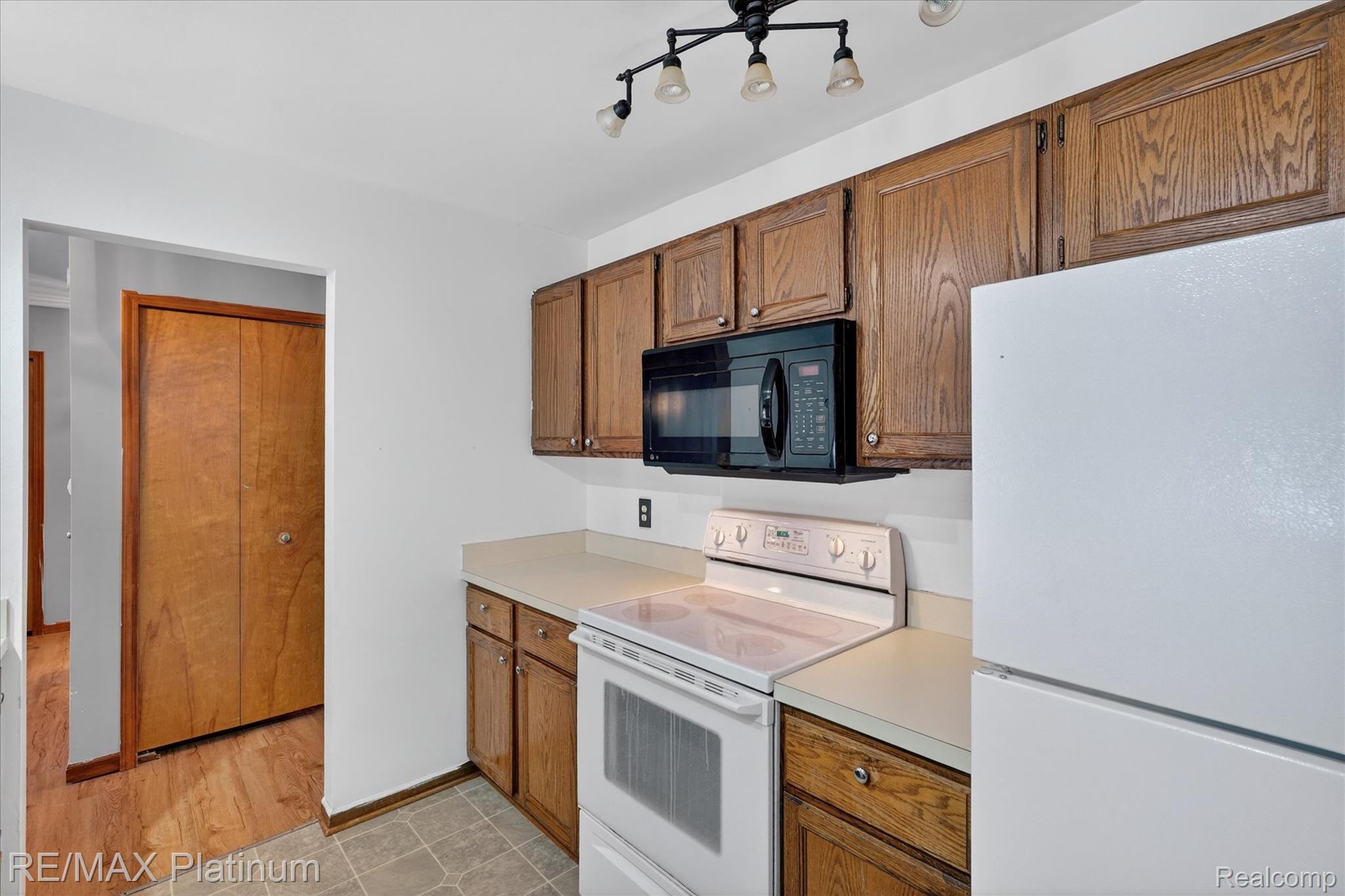 226 Meadow Pointe Drive