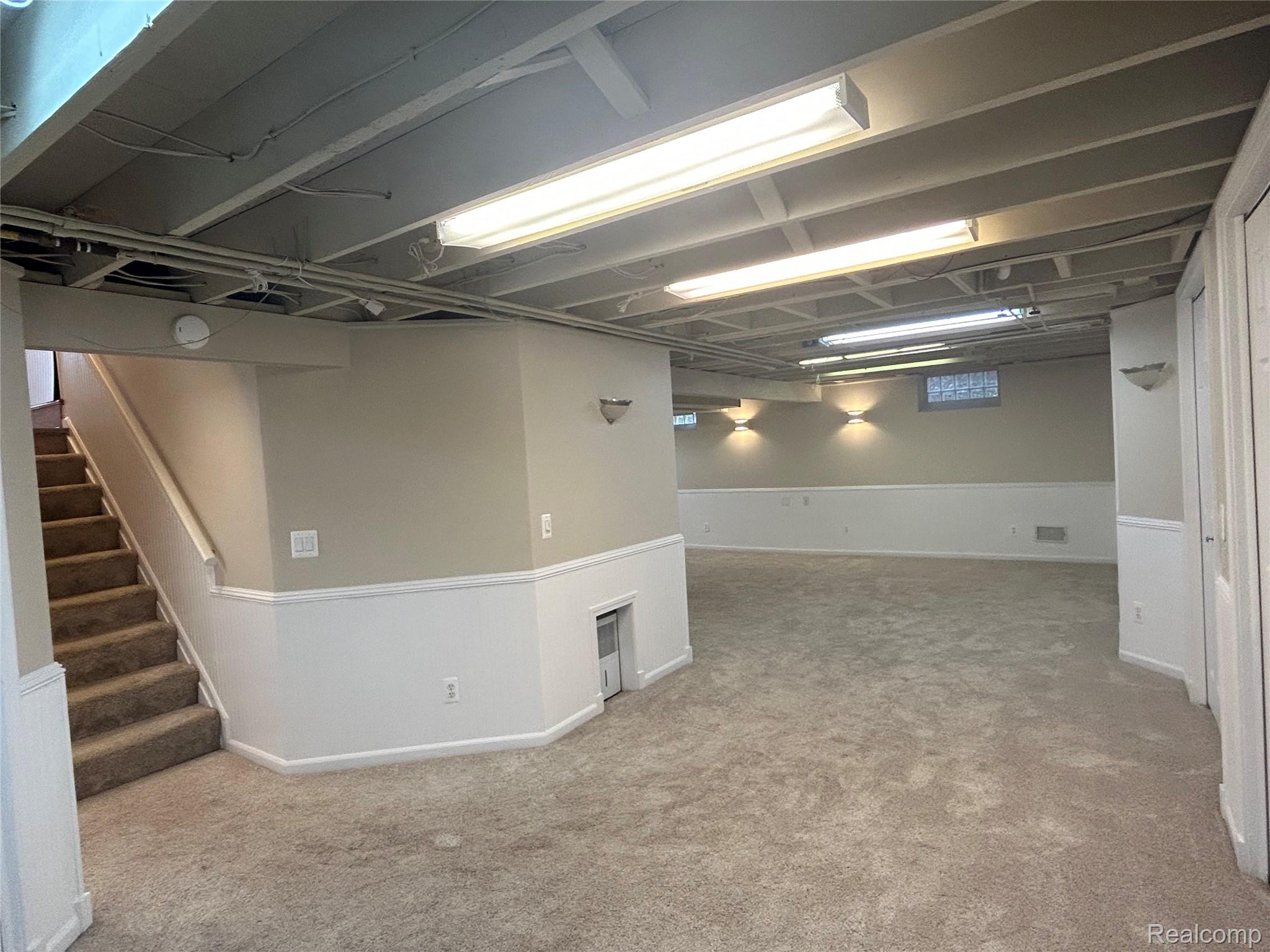 Birmingham City, Michigan 48009, United States, 3 Bedrooms Bedrooms, ,2 BathroomsBathrooms,Residential,Active,227408